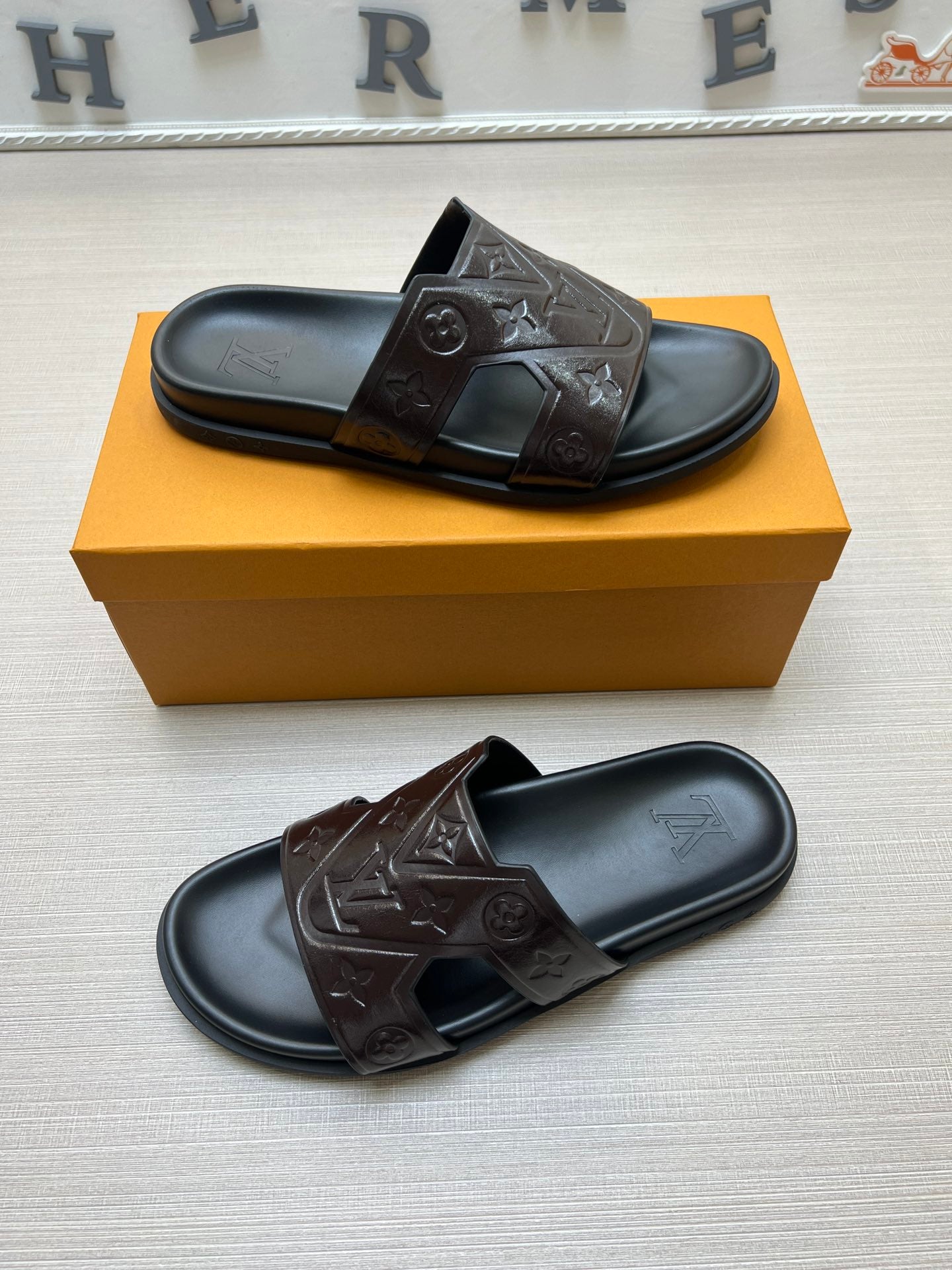 54E67ZDE Stylish slippers