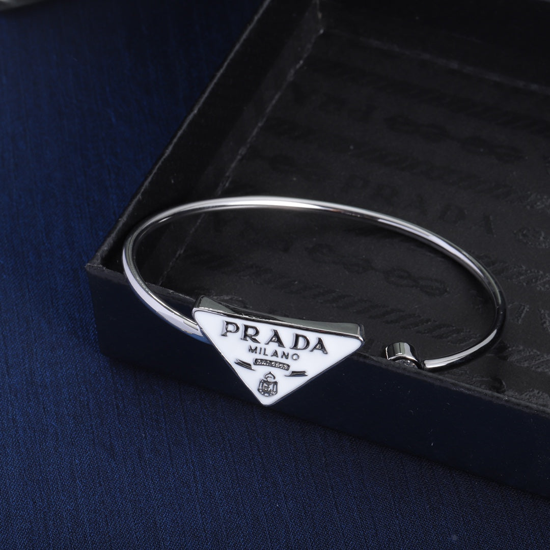 1YPD68KDE Stylish Bracelets