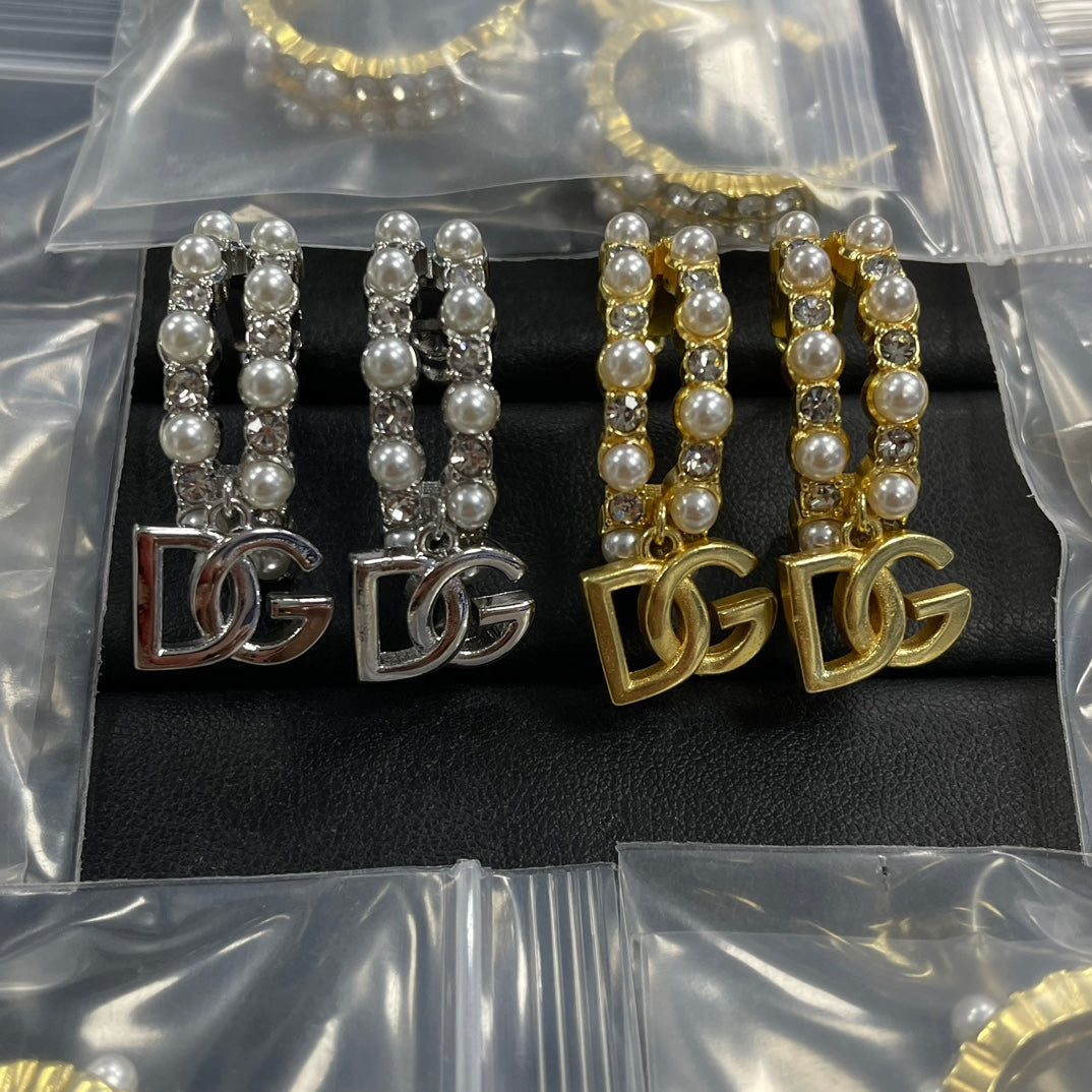 14A844EDE Stylish Earrings