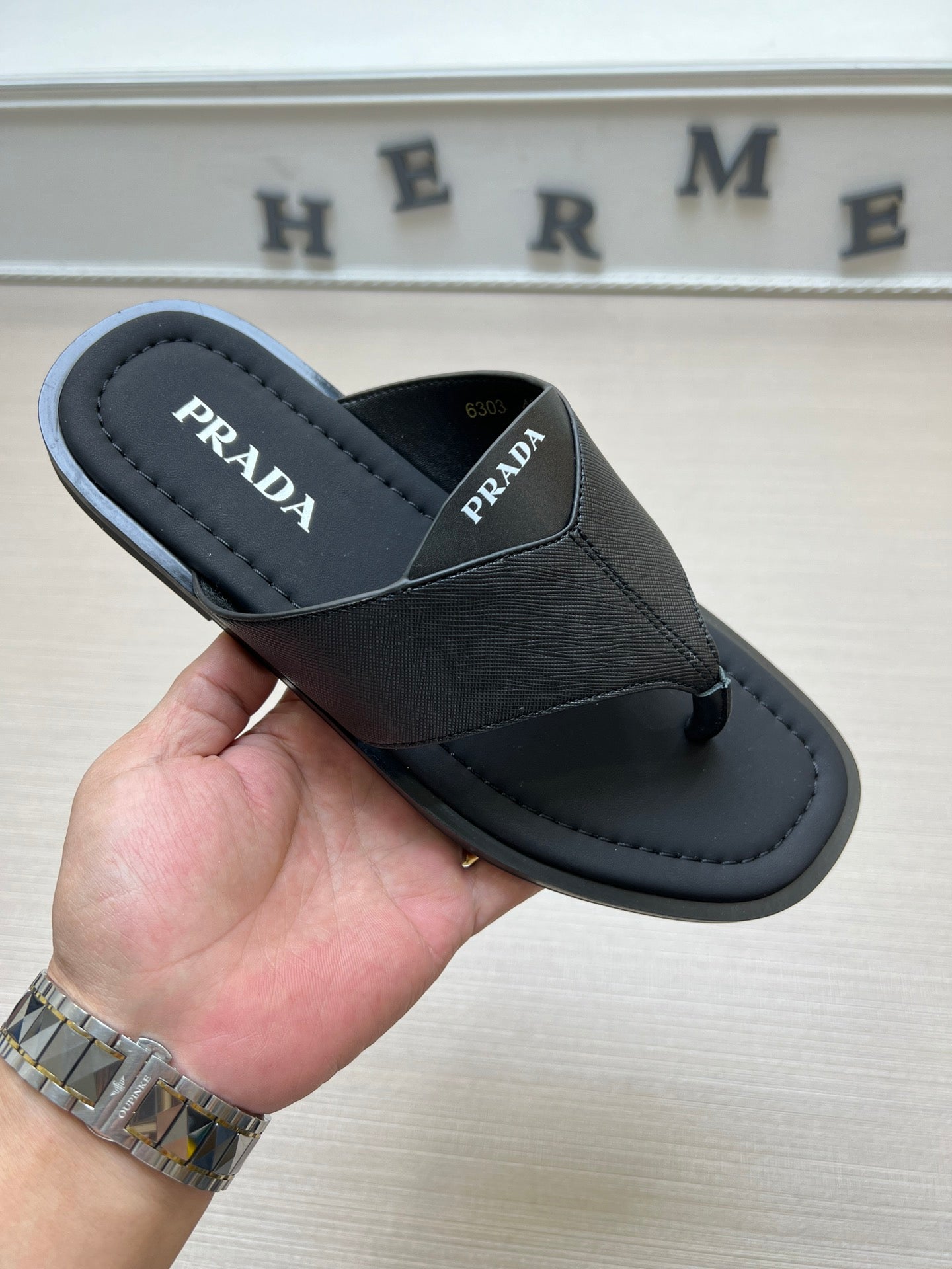 54PD72ZDE Stylish slippers