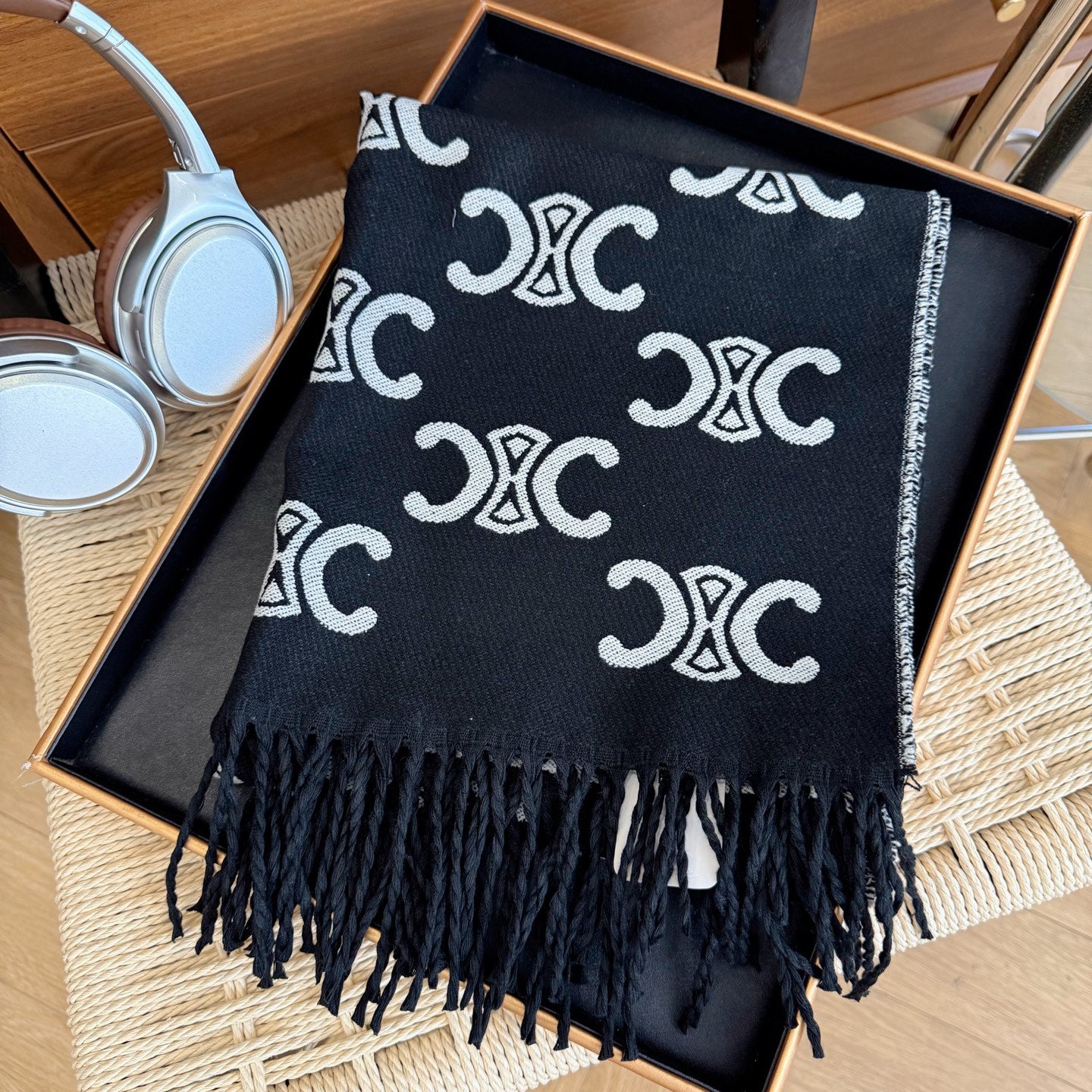 175RA15WDE Stylish Winter Scarves
