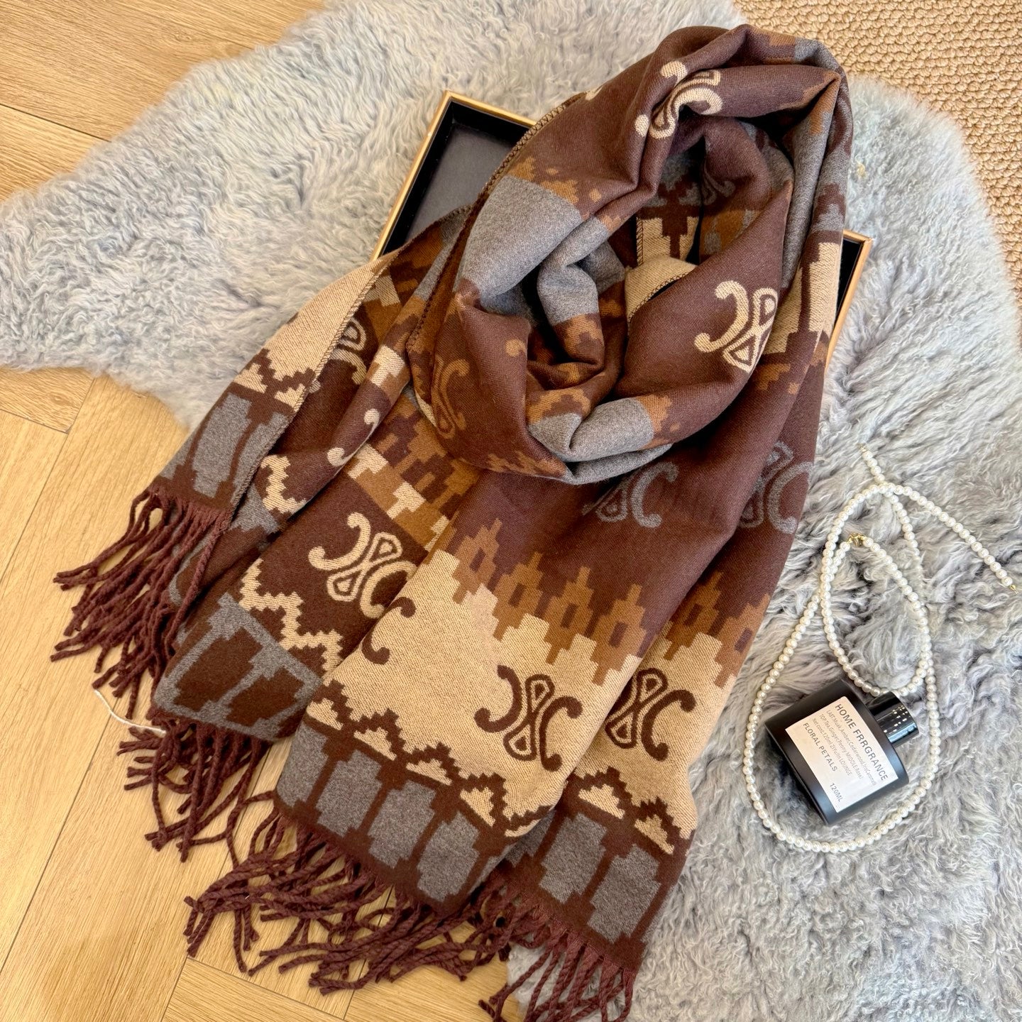 185ZN61WDE Stylish Winter Scarves