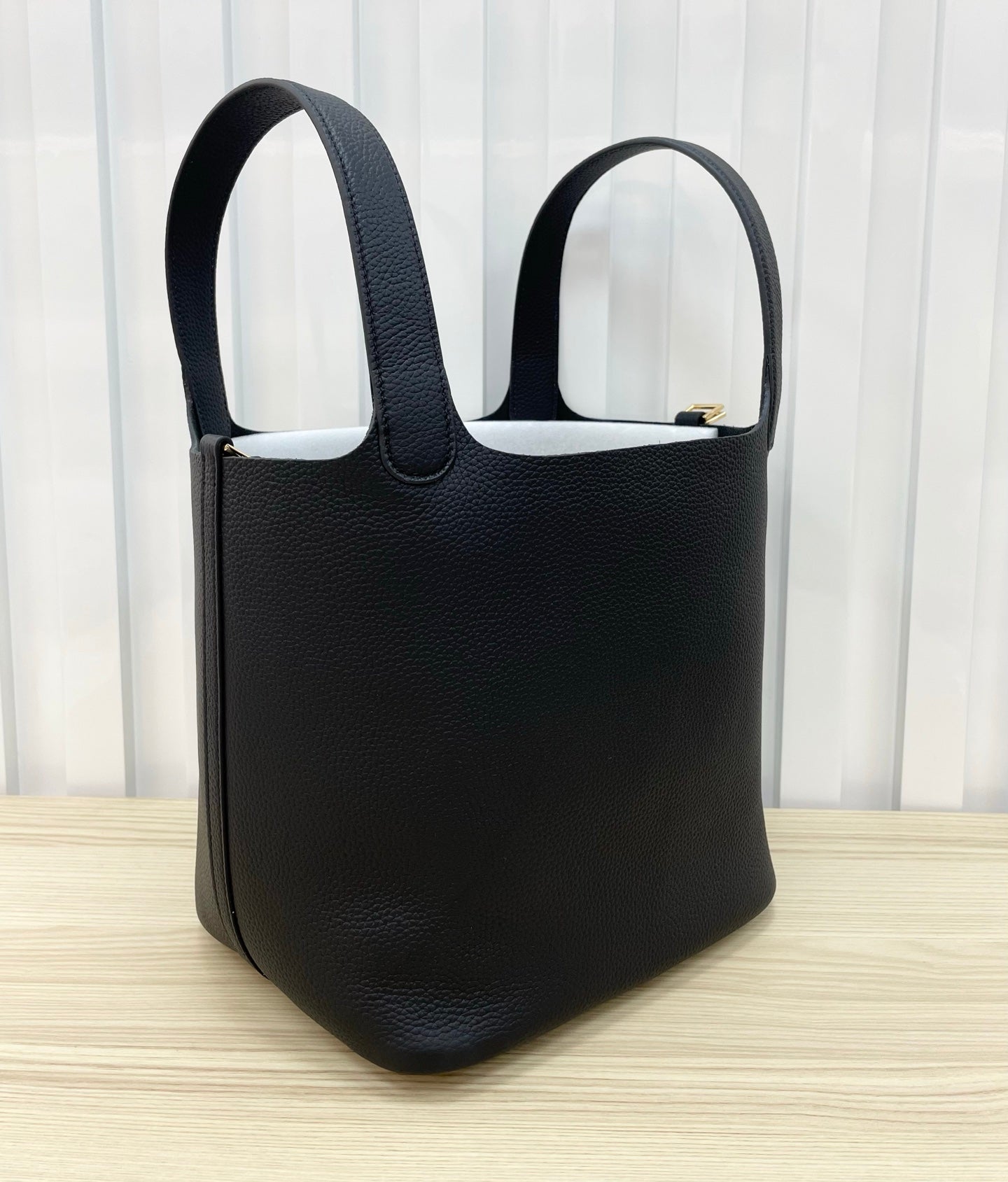 15RH5BDE Stylish leather bag