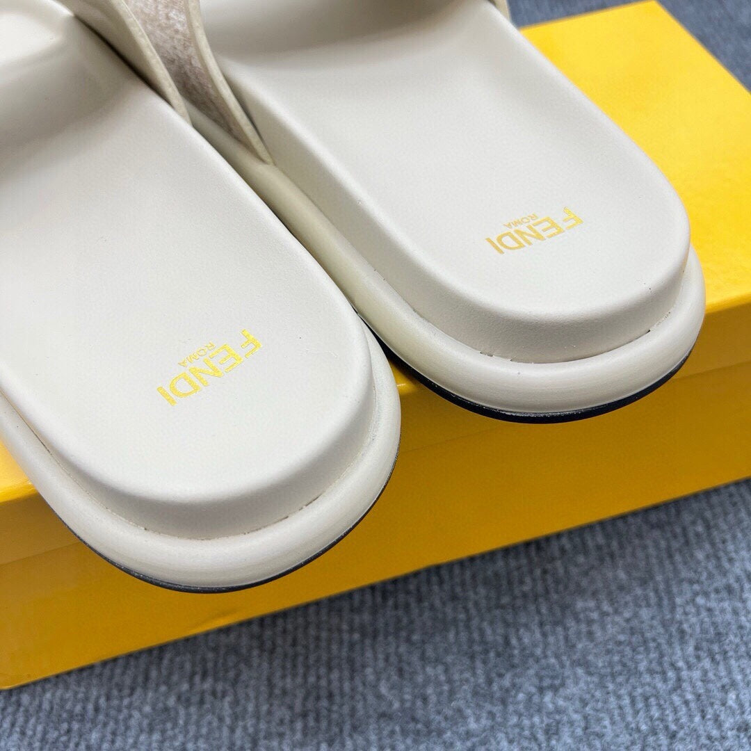 54F37ZDE Stylish slippers