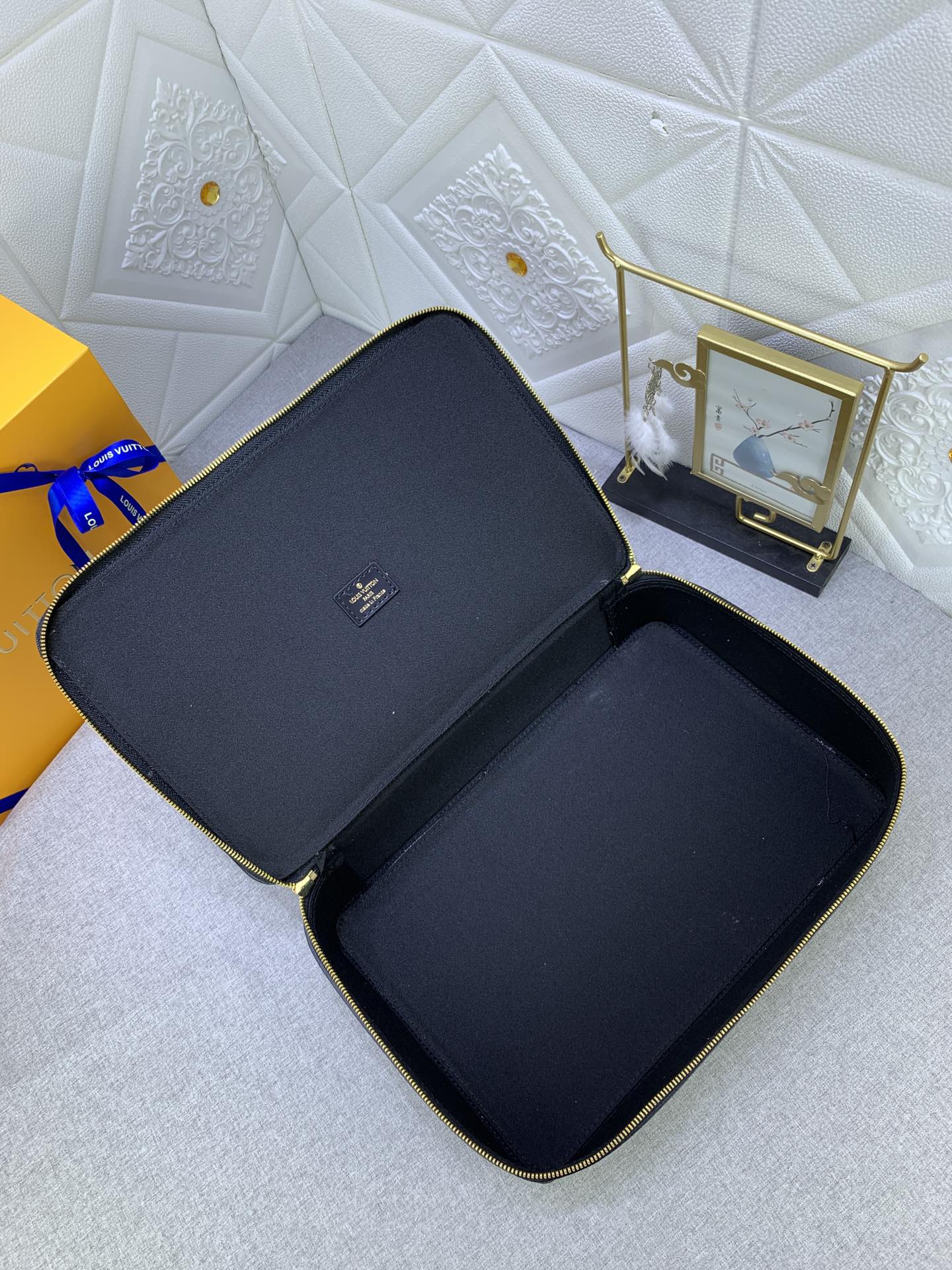 1XE272BDE Stylish leather bag