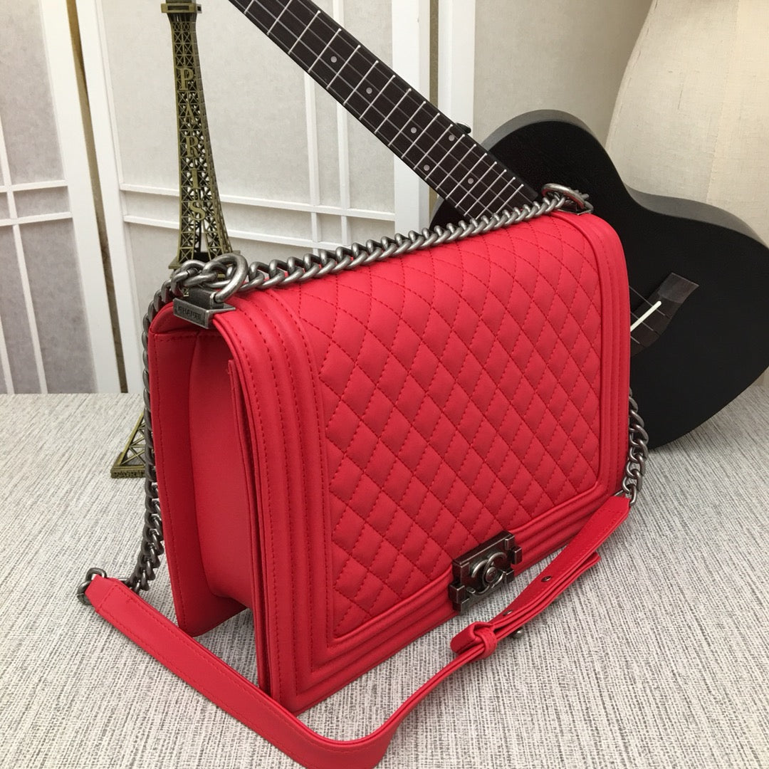 5C60BDE Stylish leather bag