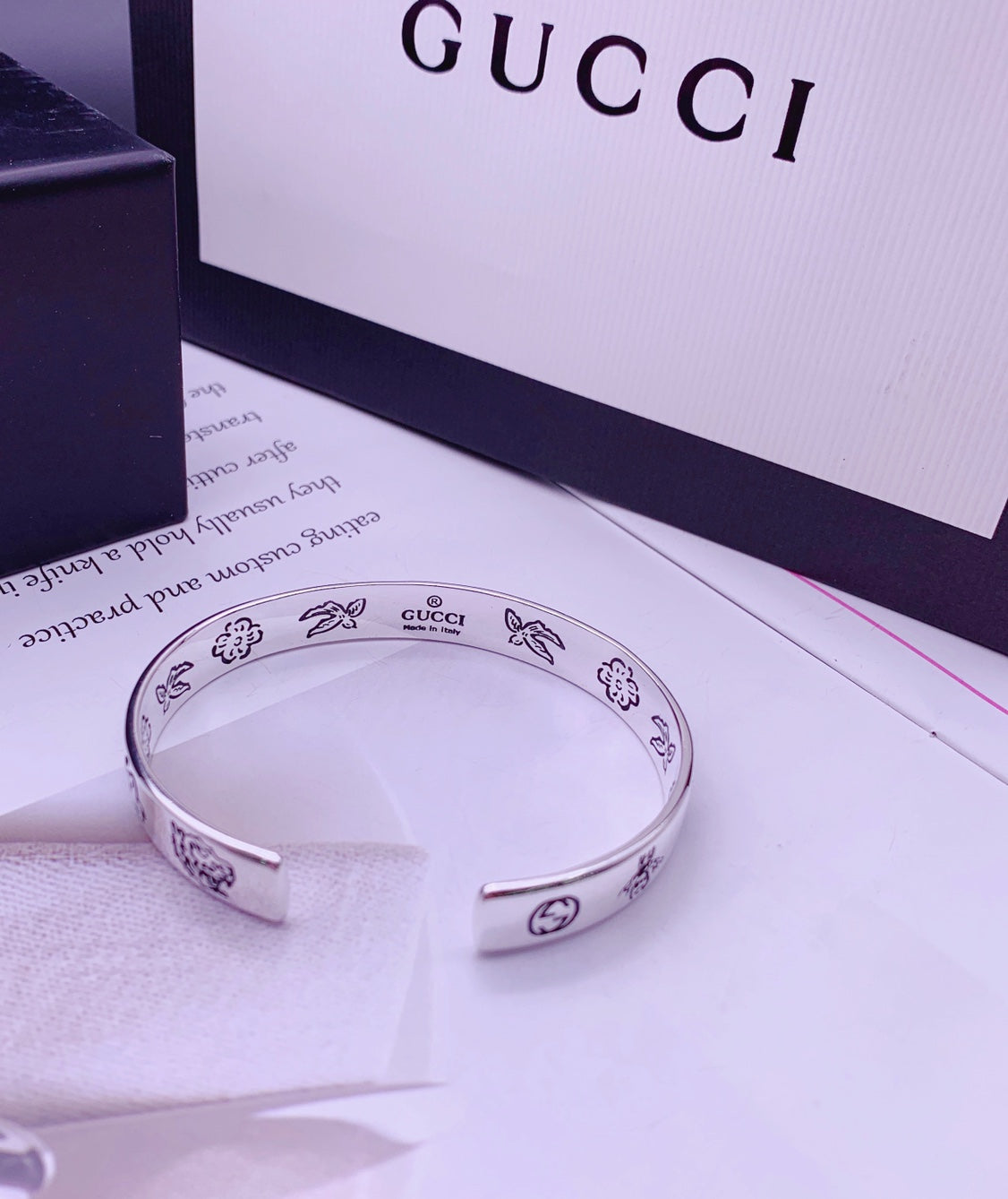 1NB17KDE Stylish bracelet