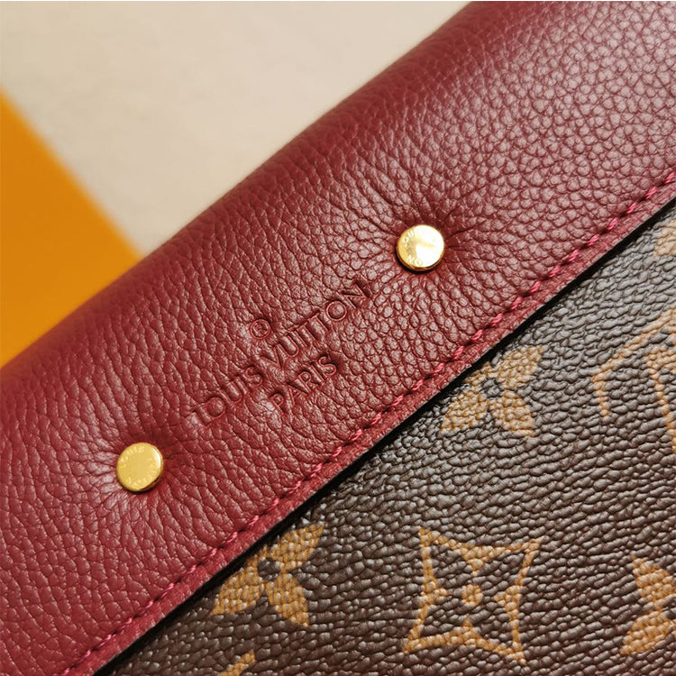 AE83BDE Stylish leather bag