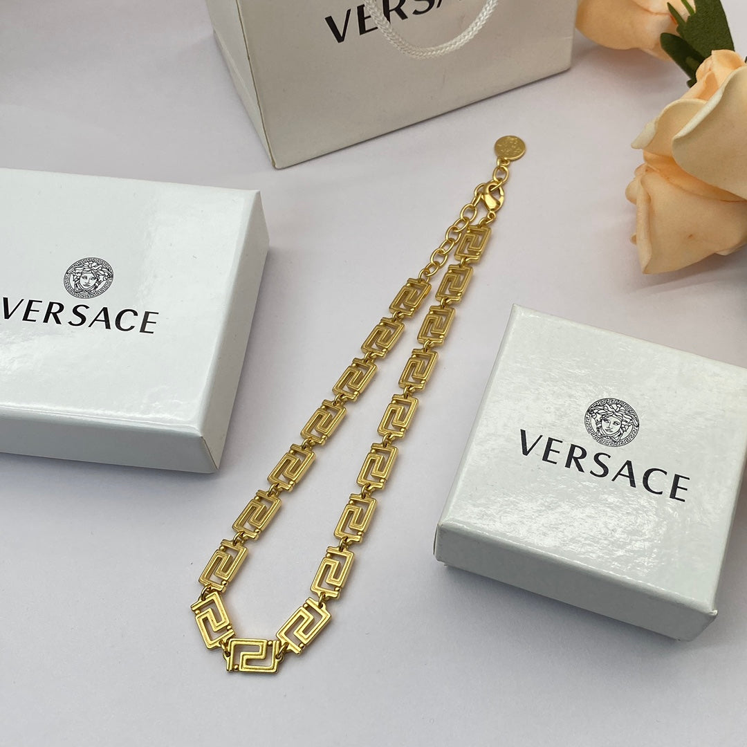 175RV73XDE Stylish Necklace