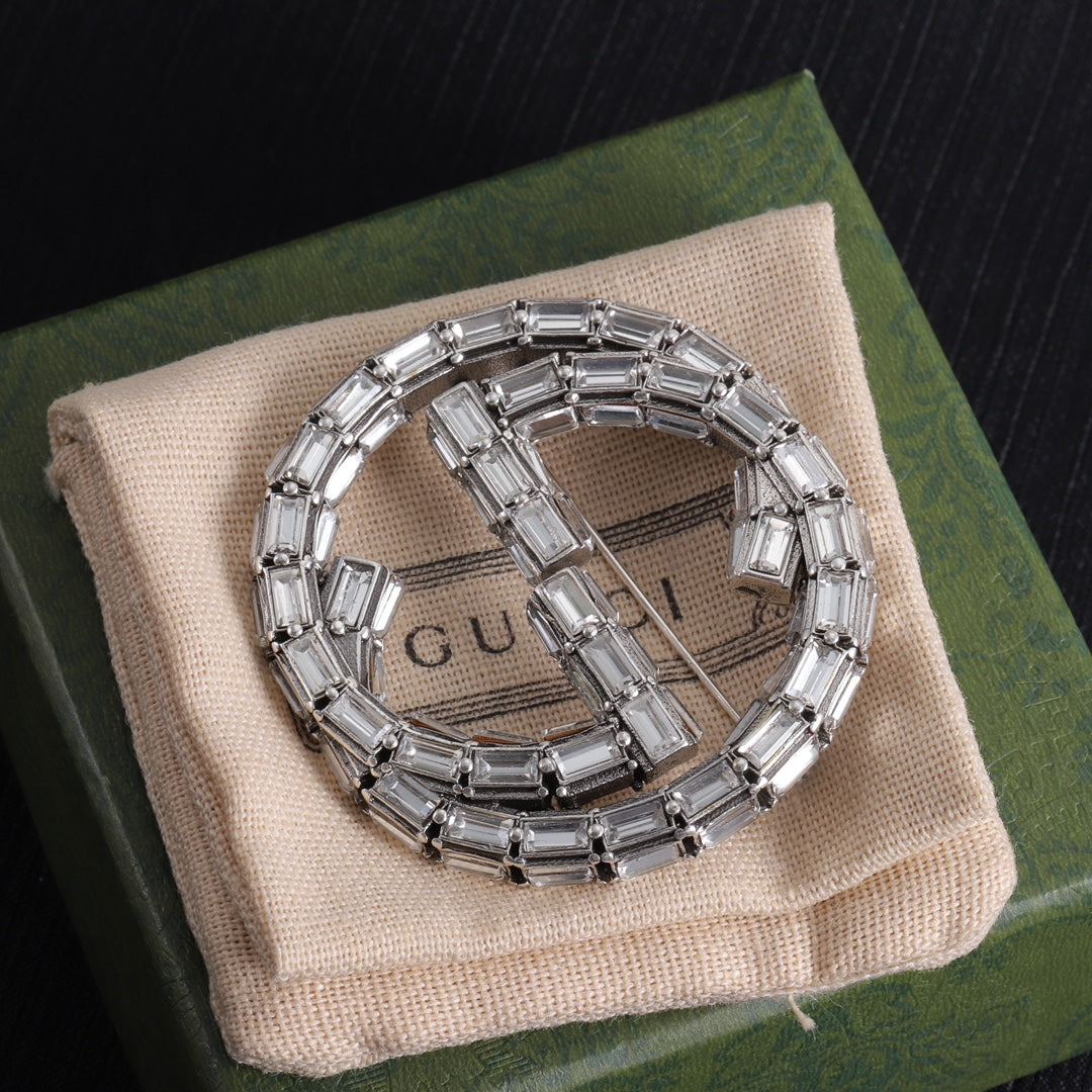 14B492XDE Stylish Brooch
