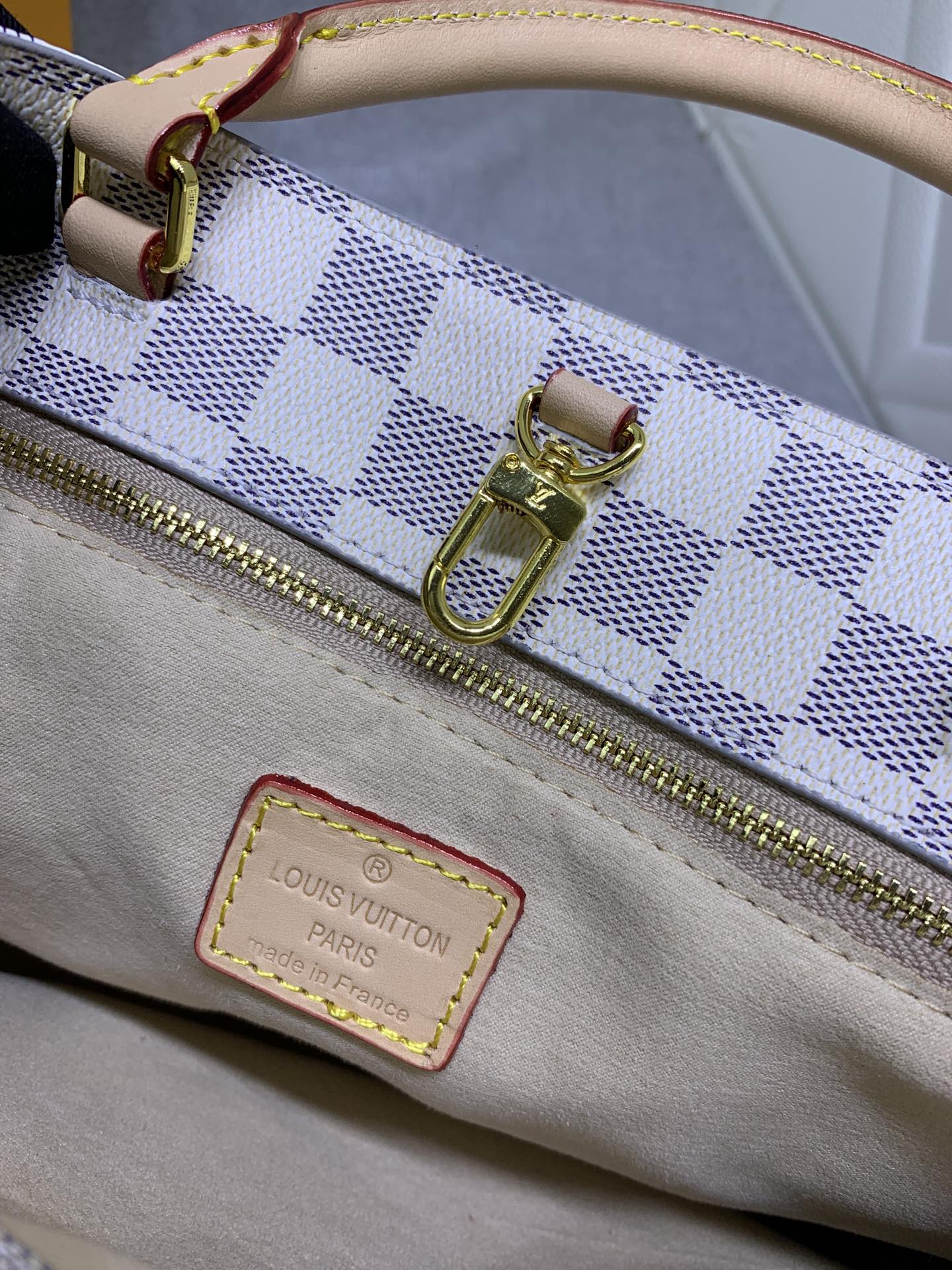 2XE330BDE Stylish leather bag