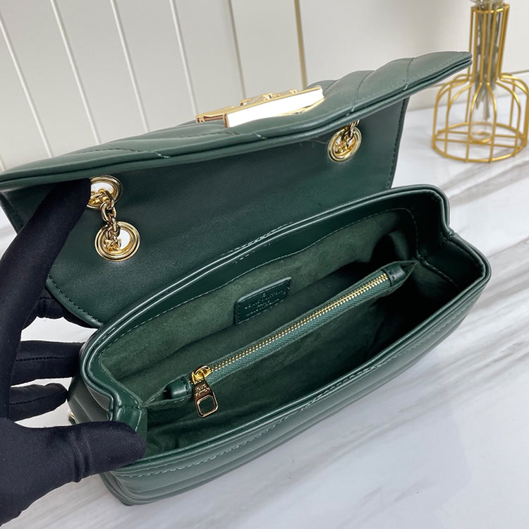 AE028BDE Stylish leather bag