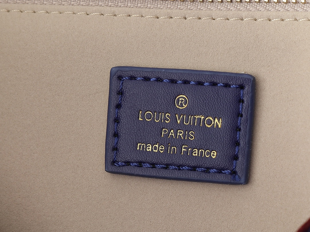 15XE9BDE Stylish leather bag
