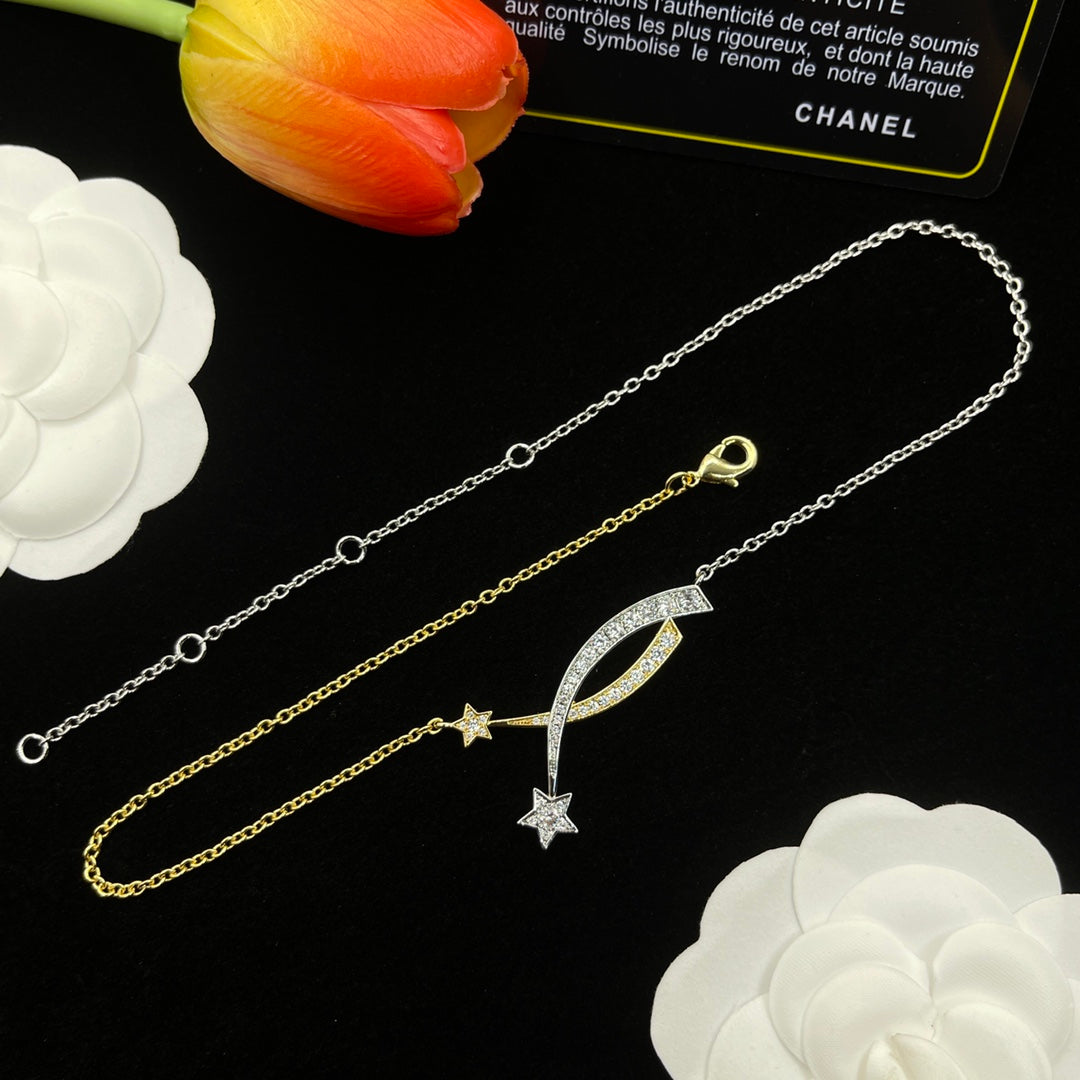 14C914XDE Stylish Necklaces