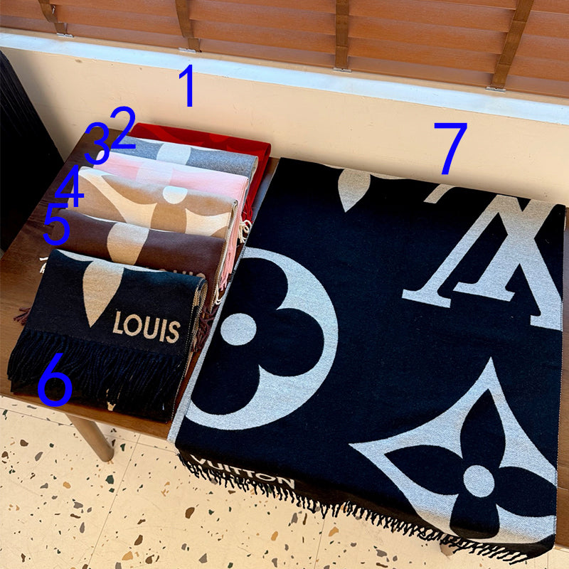 185ZE66WDE Stylish Winter Scarves