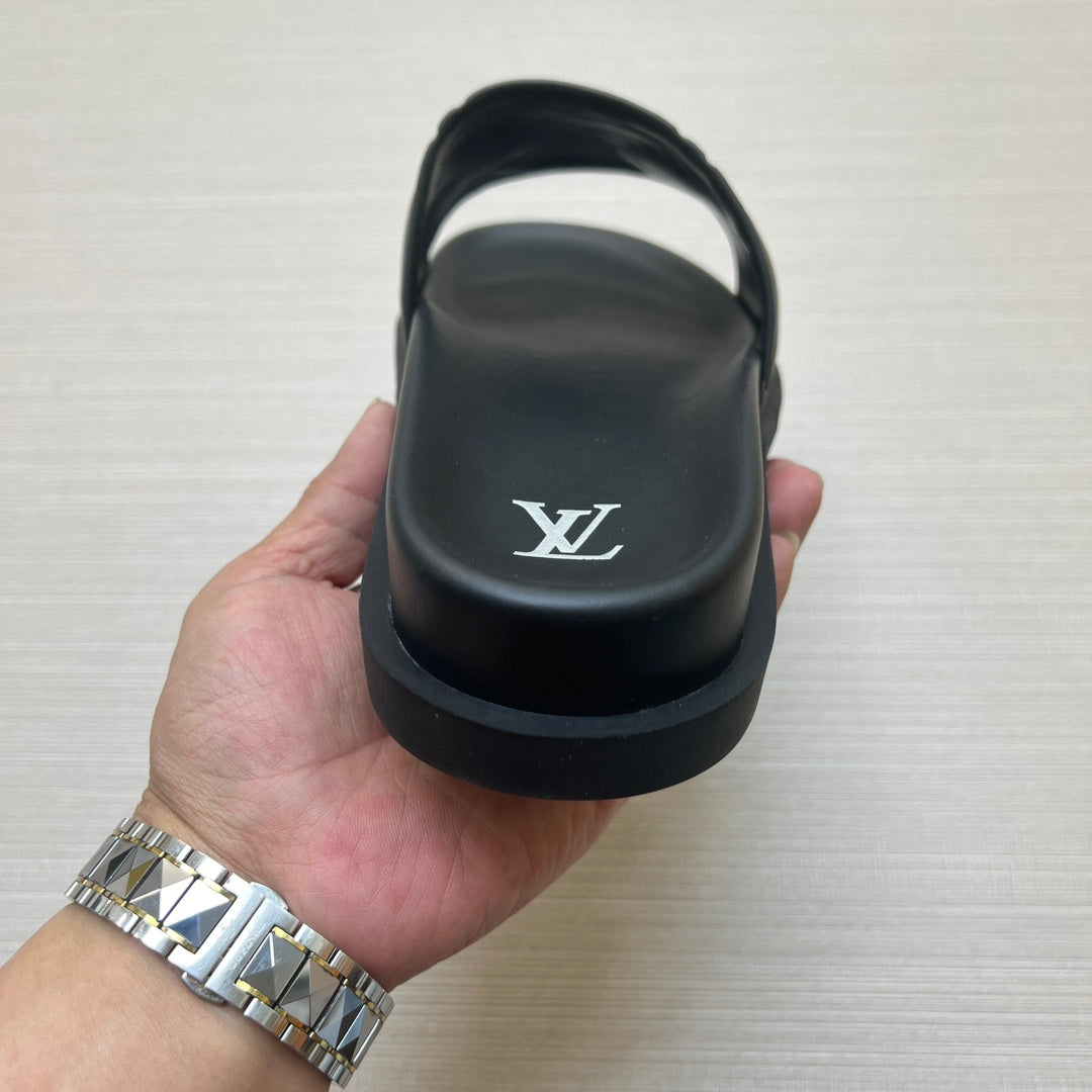 54E3ZDE Stylish slippers