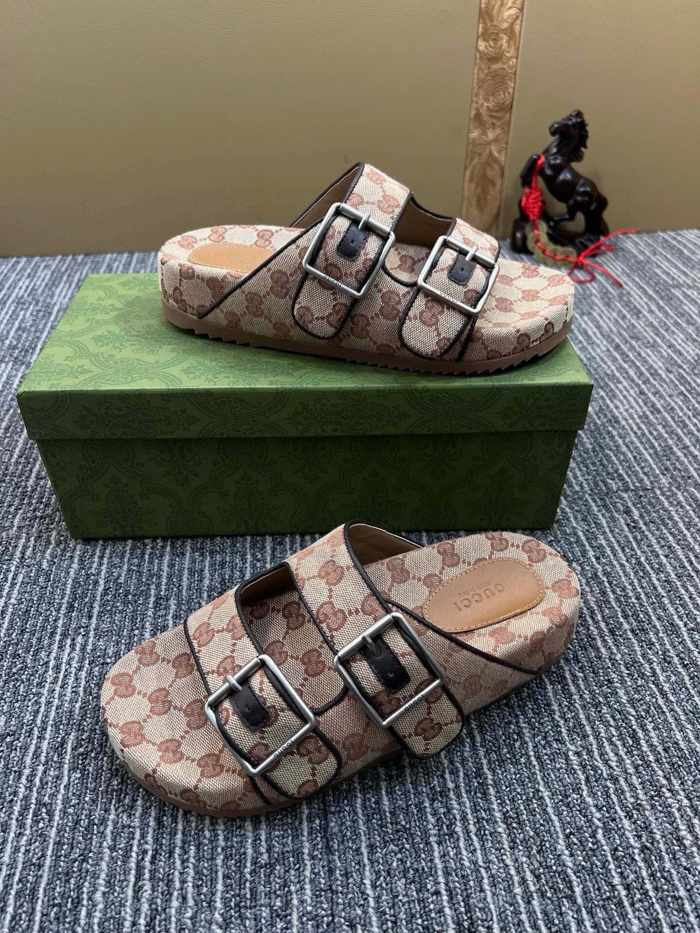 5QB17ZUE Popular shoes
