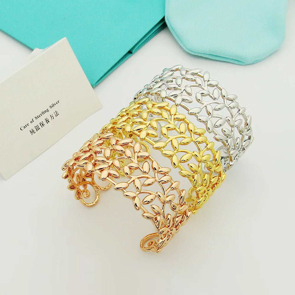 P4T10KDE StylishBracelets