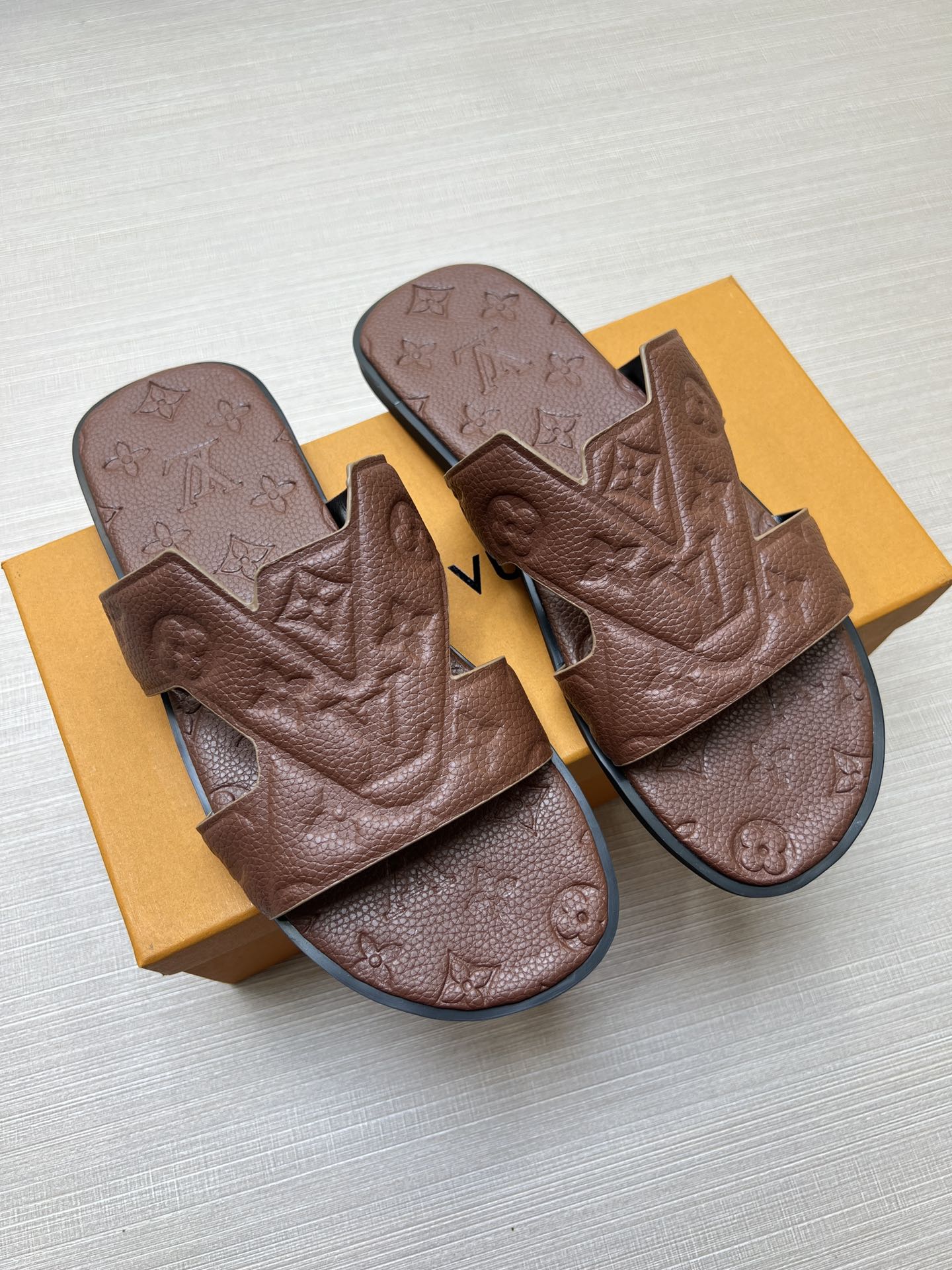 54E34ZDE Stylish slippers