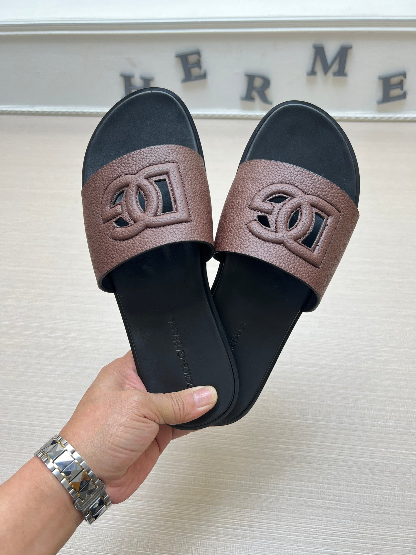 54A65ZDE Stylish slippers