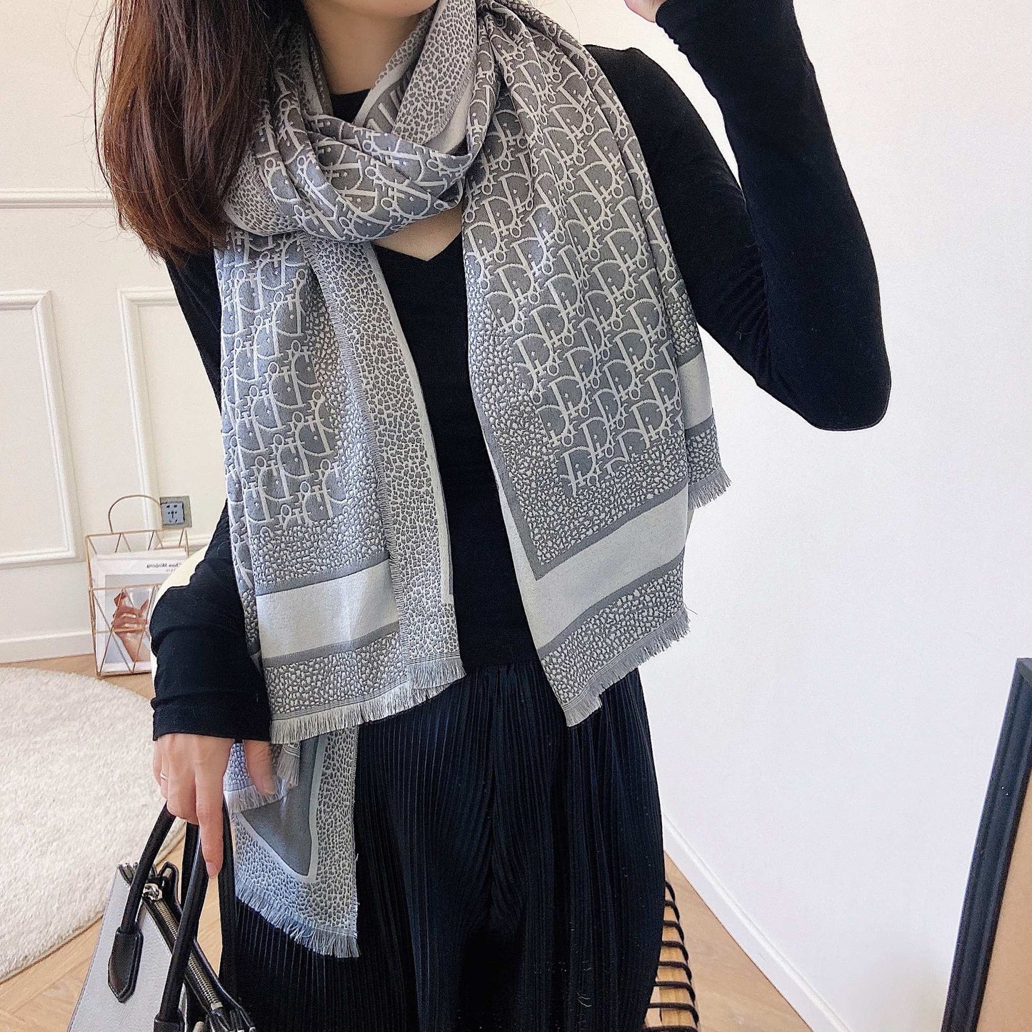 185ZD45WDE Stylish Winter Scarves