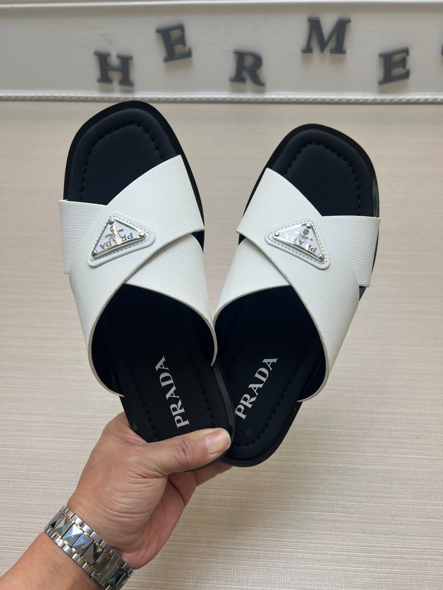 54PD71ZDE Stylish slippers