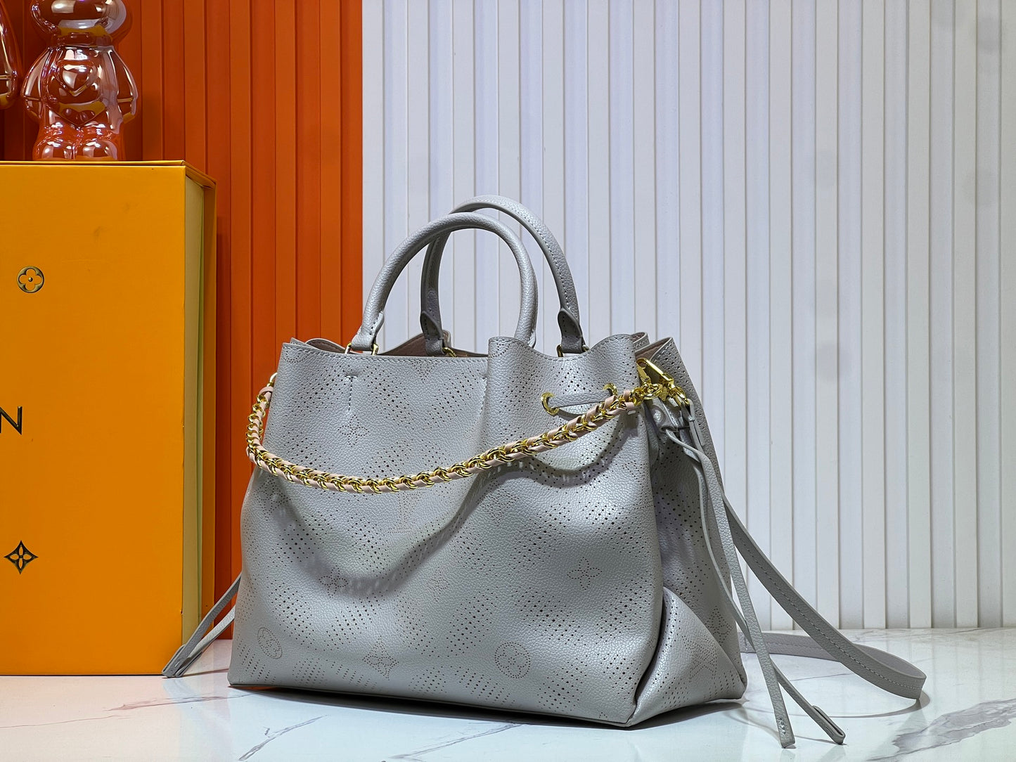 15XE13BDE Stylish leather bag)
