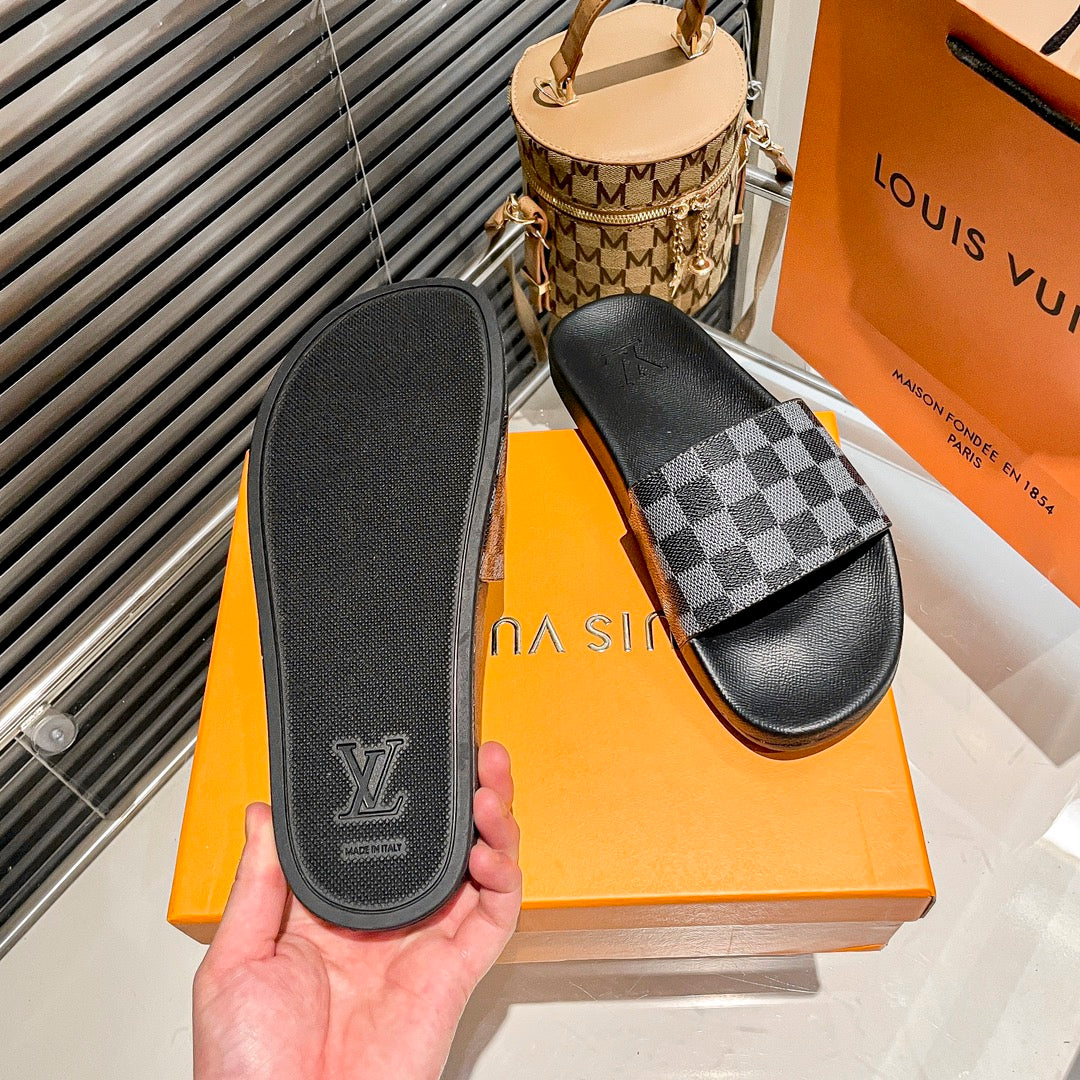 14E195ZDE Stylish Slippers