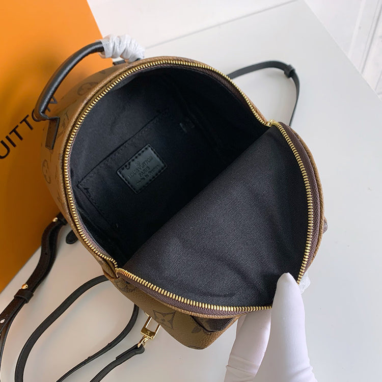 AE80BDE Stylish leather bag