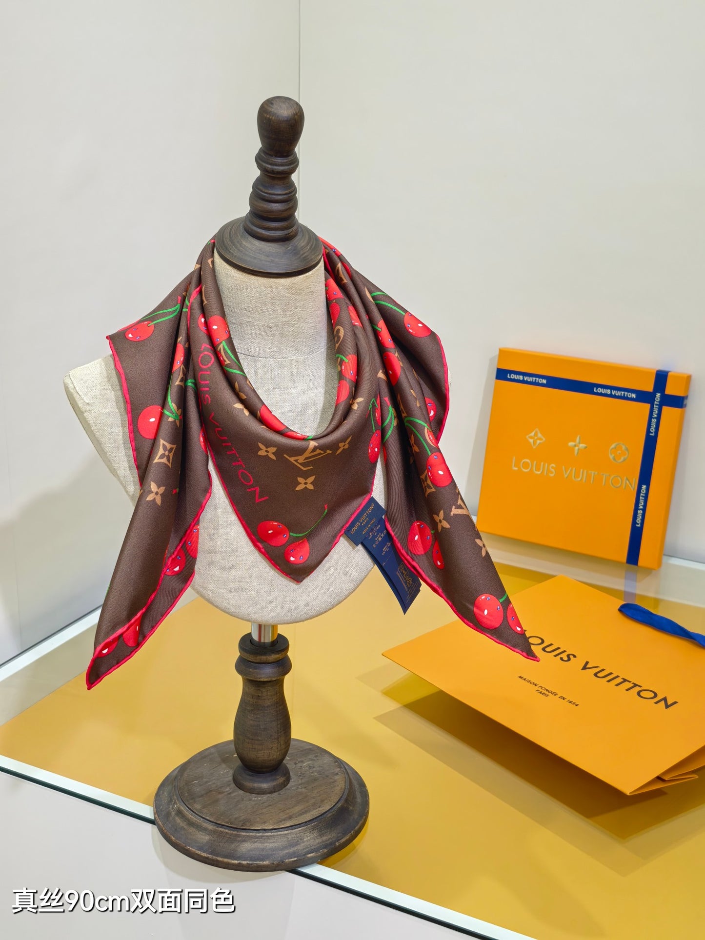 165NE102WDE Stylish Silk Scarve