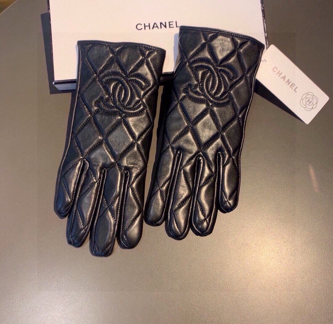 14C14SDE Stylish sheepskin gloves