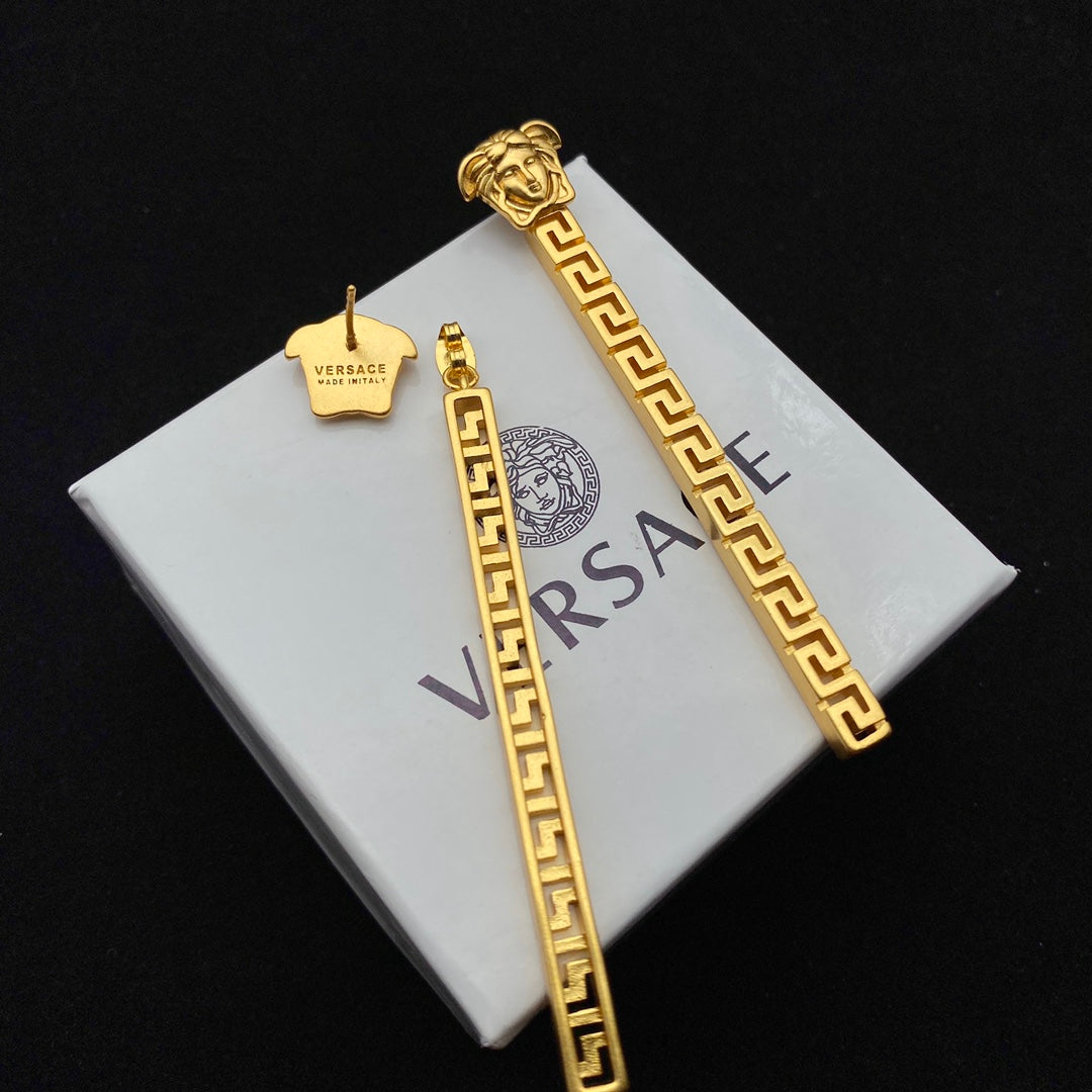 14V287EDE Stylish Earrings