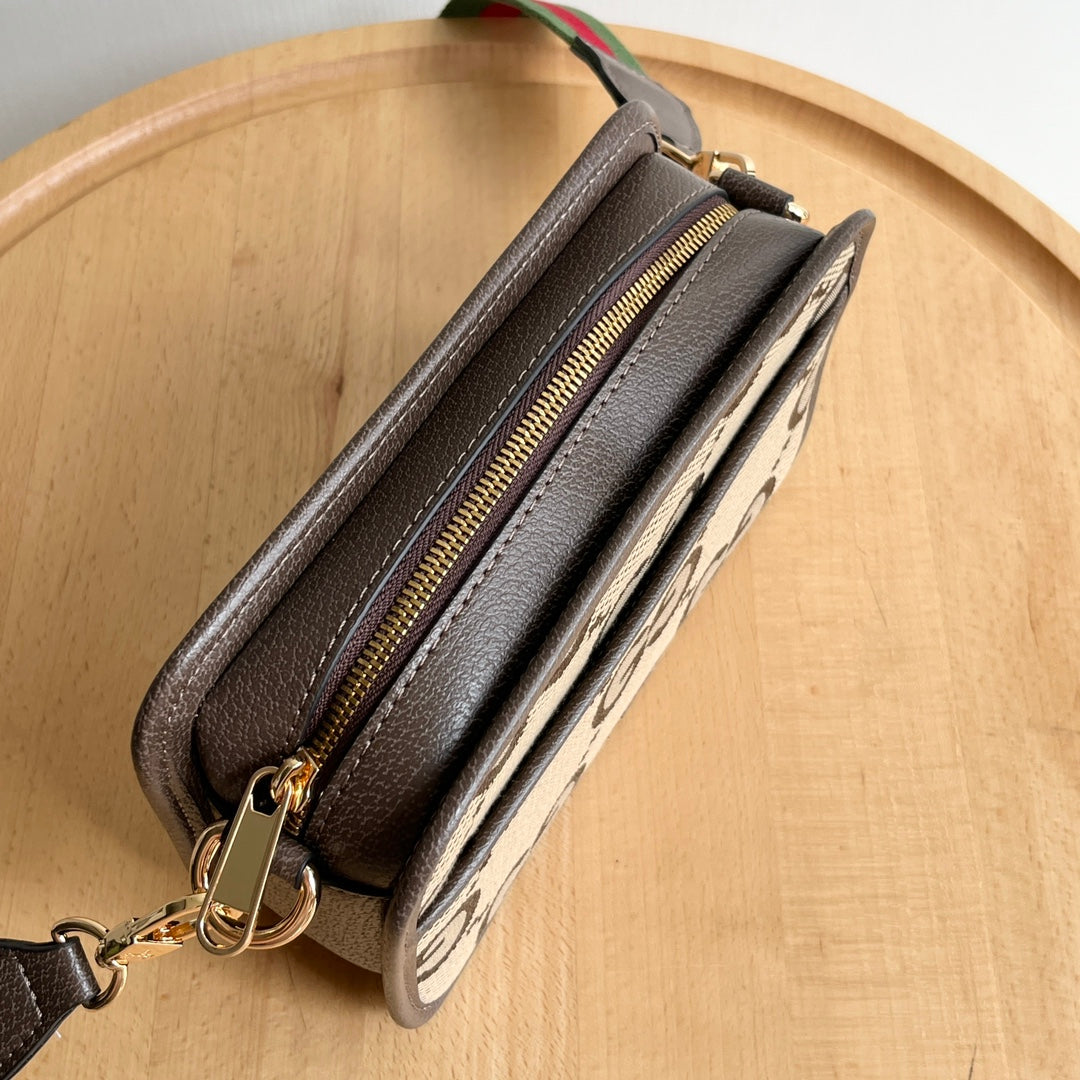 155NB81BDE Stylish leather bag