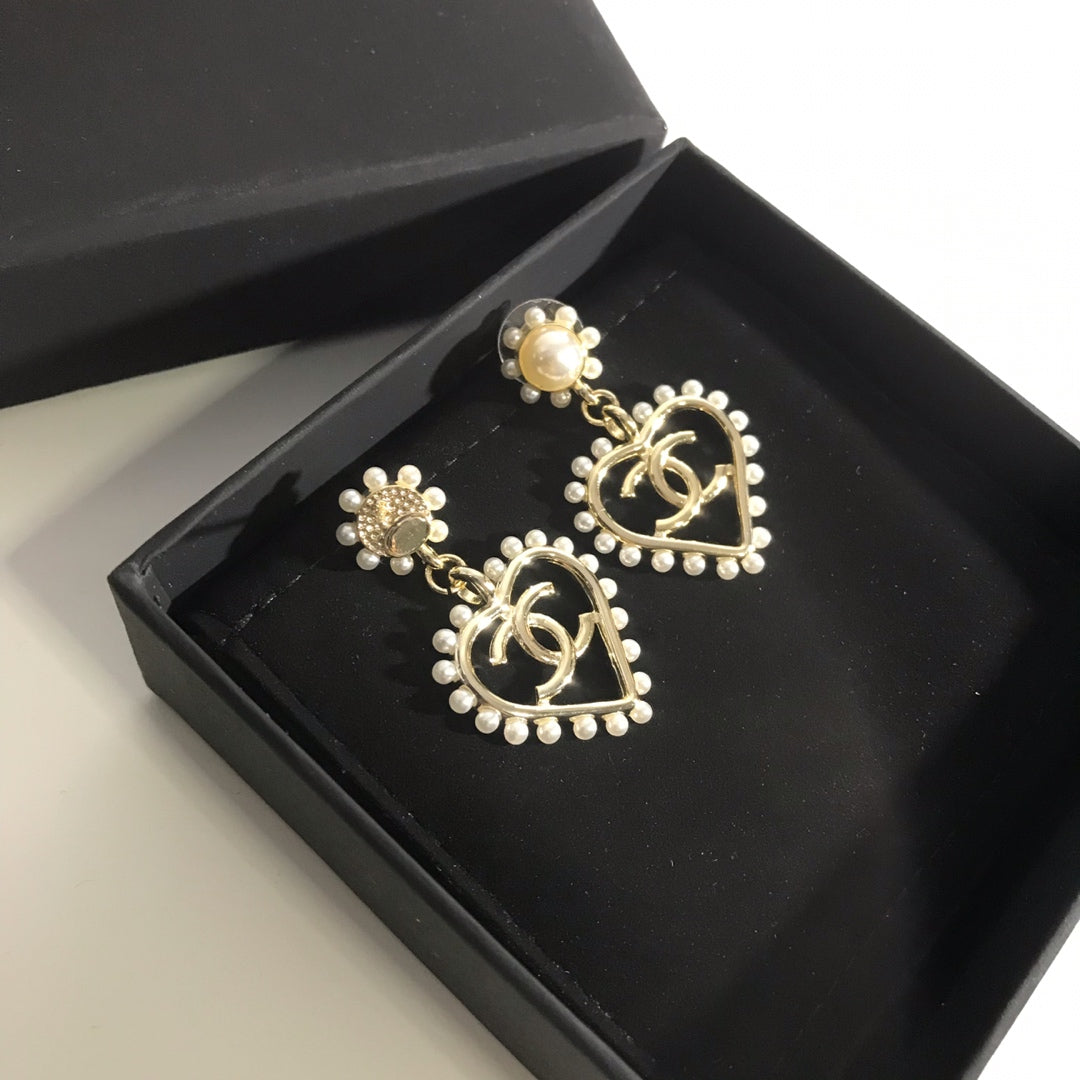 14C795EDE Stylish Earrings