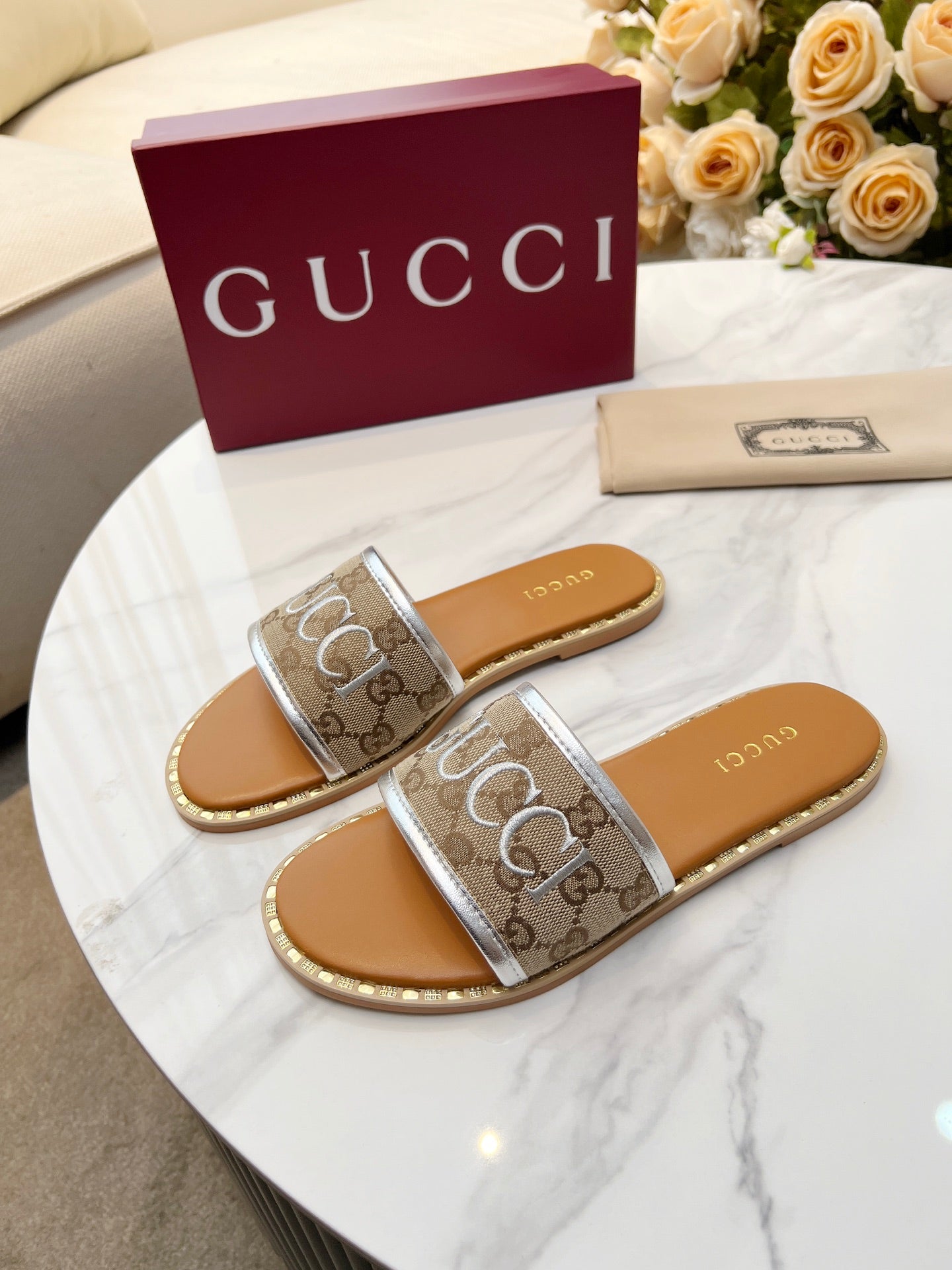 255QB29ZDE Stylish leather Slippers