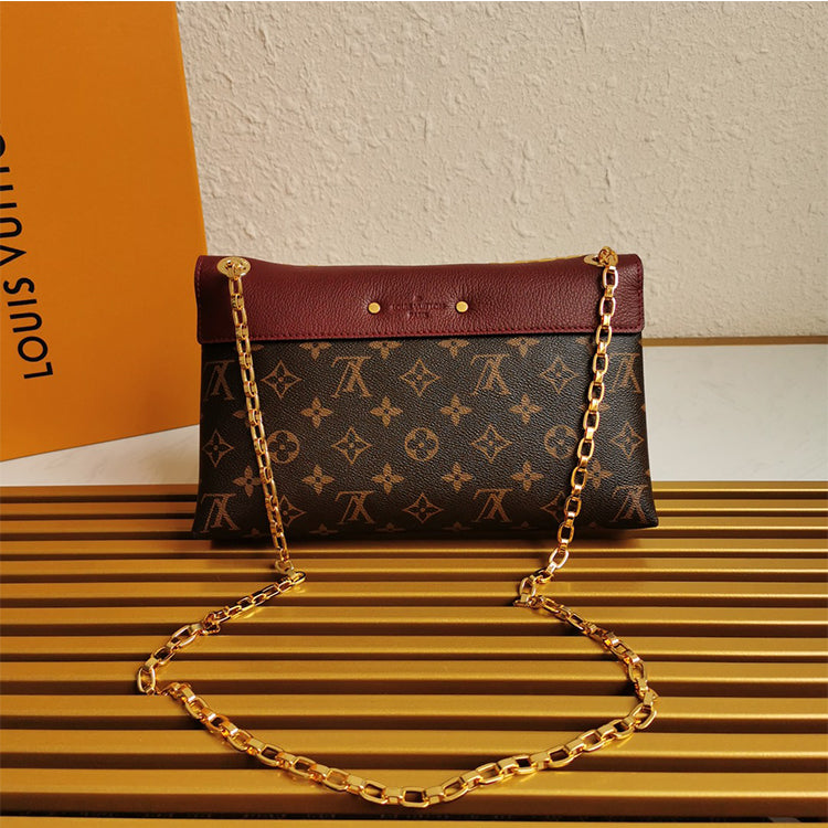 AE83BDE Stylish leather bag