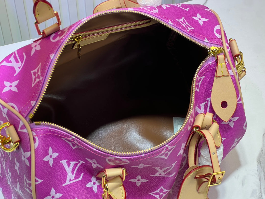 155XE16BDE Stylish leather bag