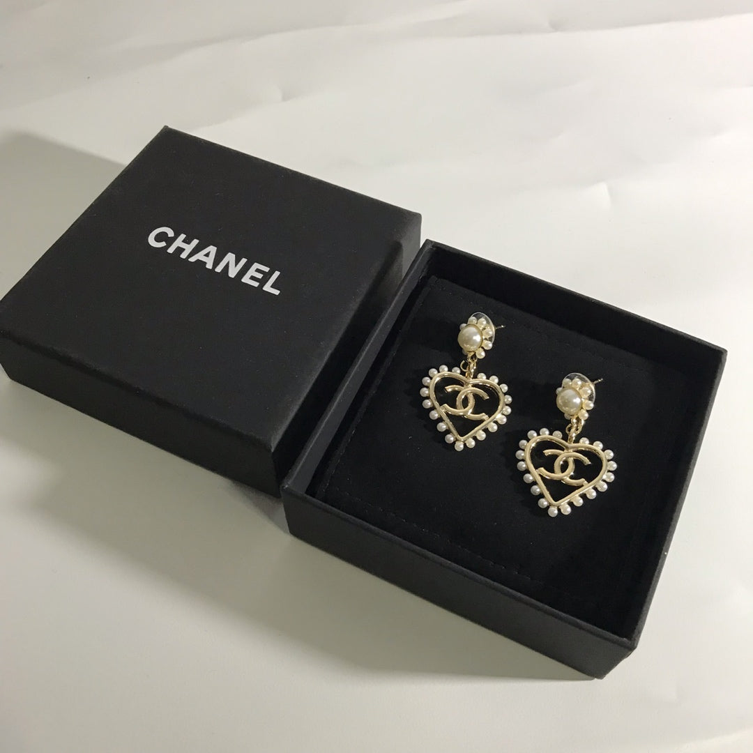 14C795EDE Stylish Earrings