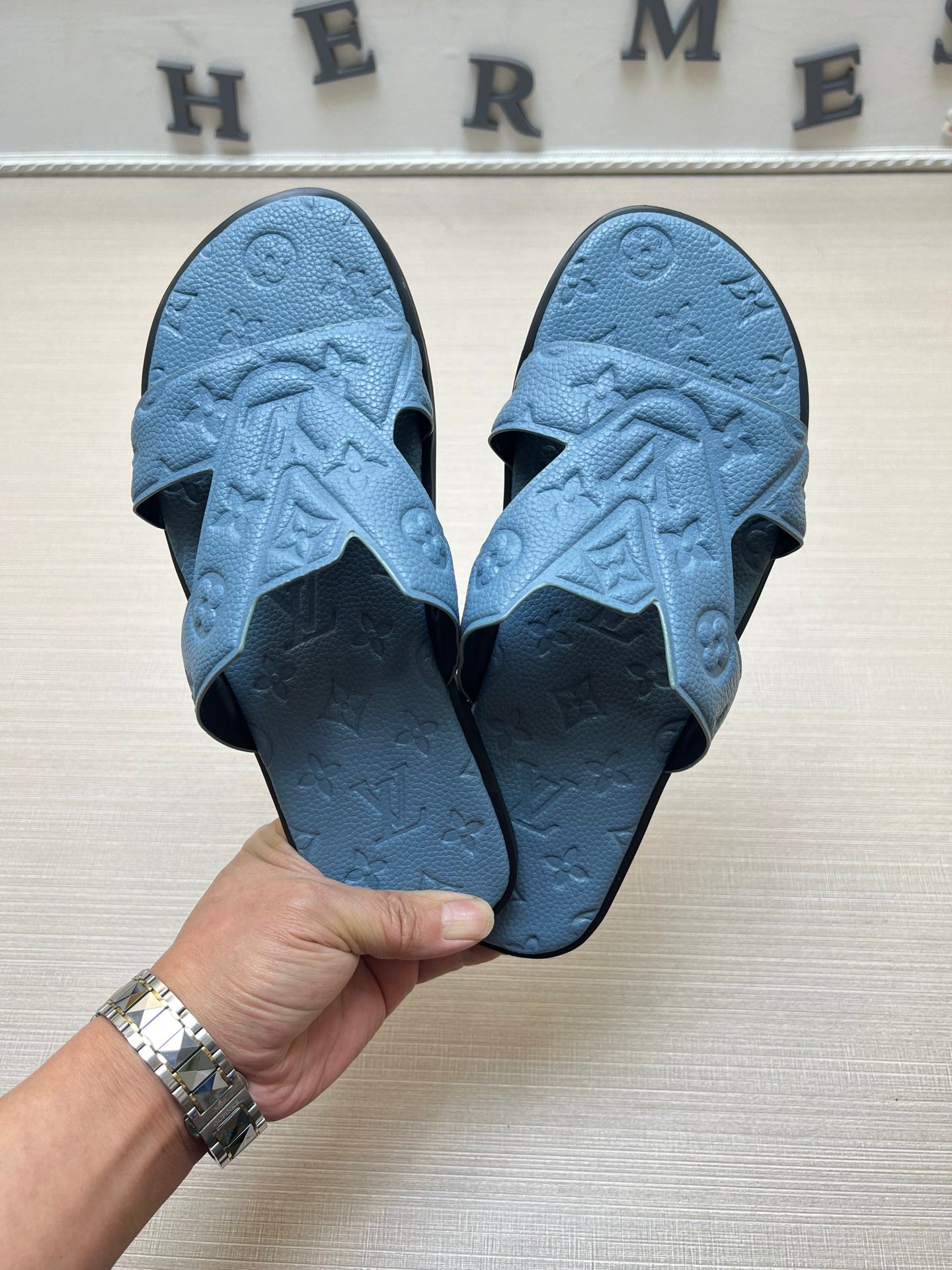 54E34ZDE Stylish slippers