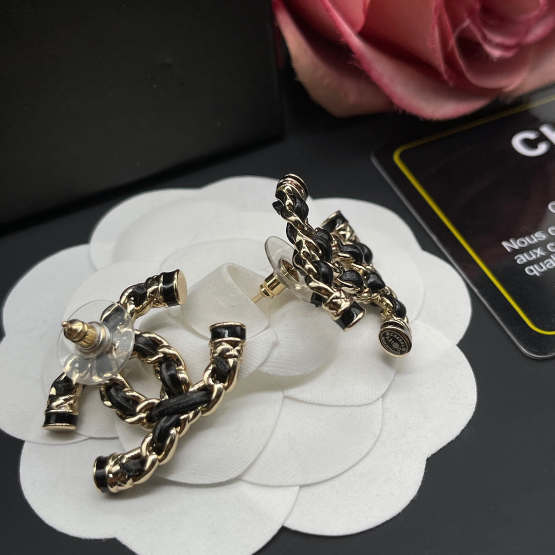 14C899EDE Stylish Earrings