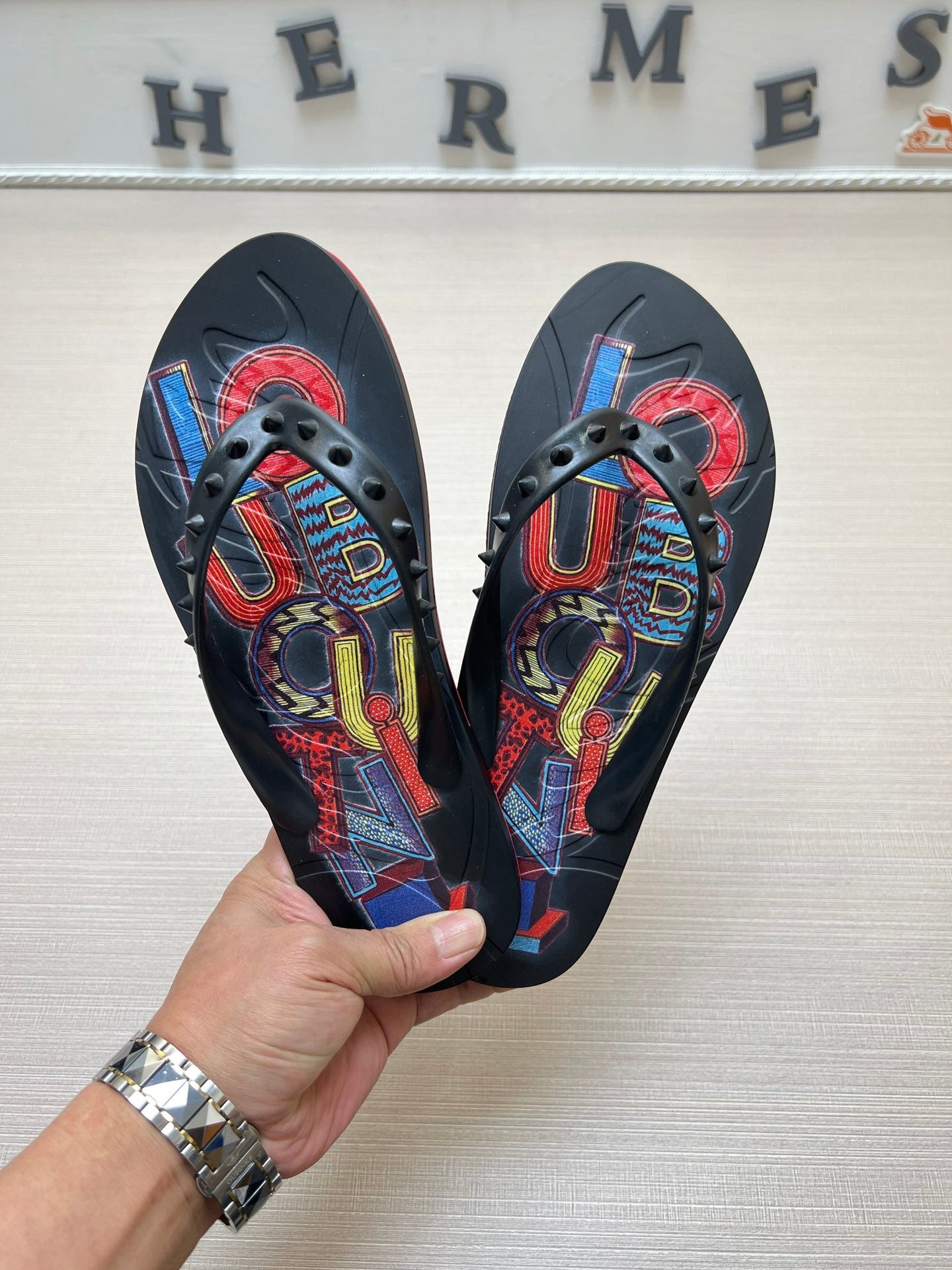 54A107ZDE Stylish slippers