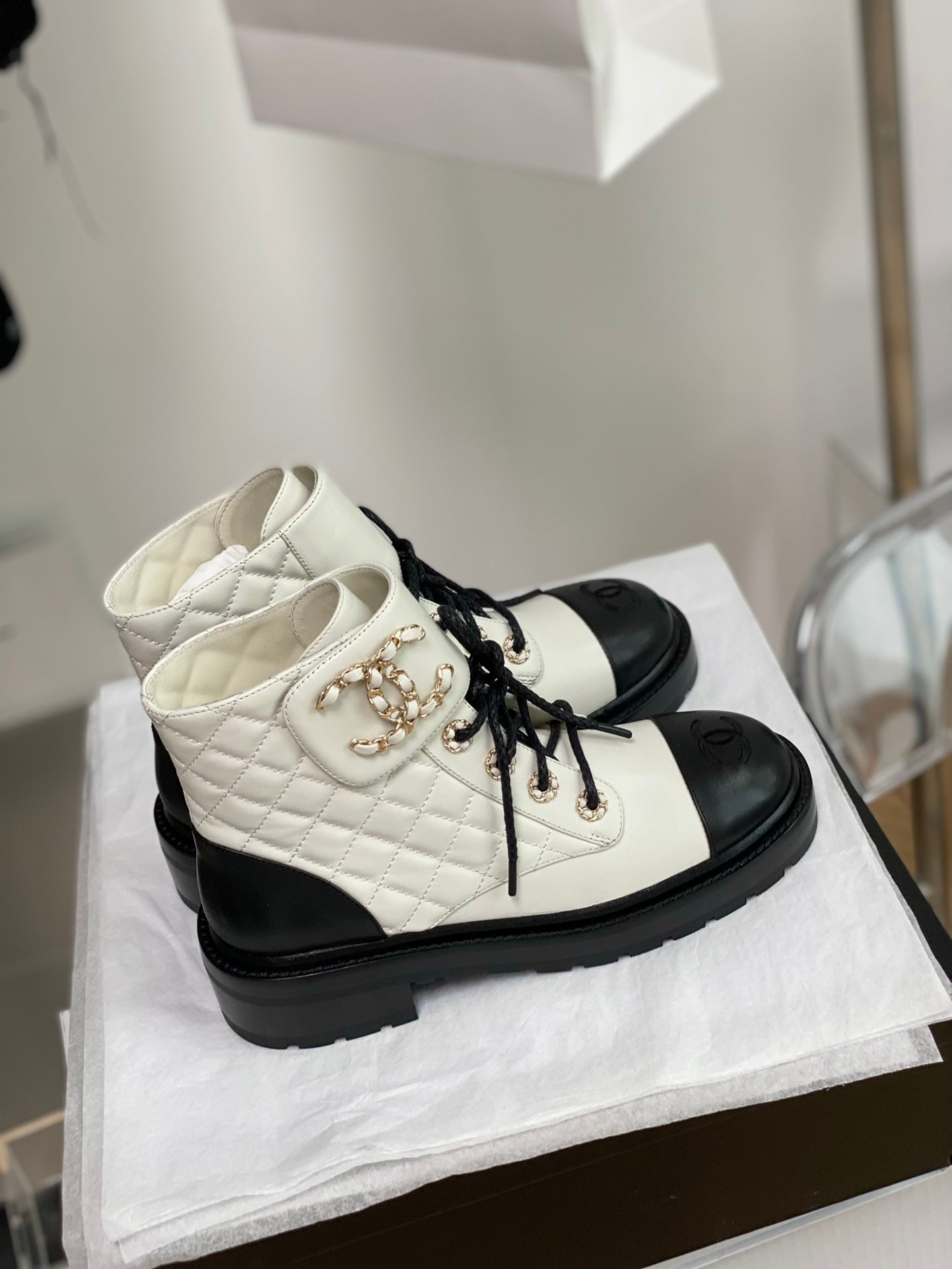 1JC10ZDE Stylish boots