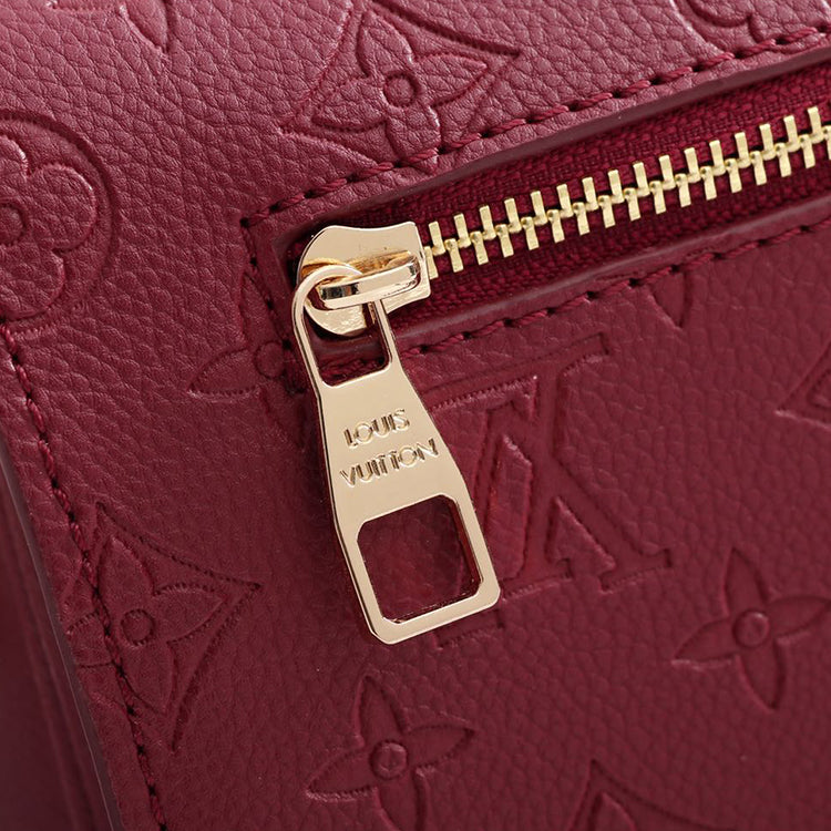 AE92BDE Stylish leather bag