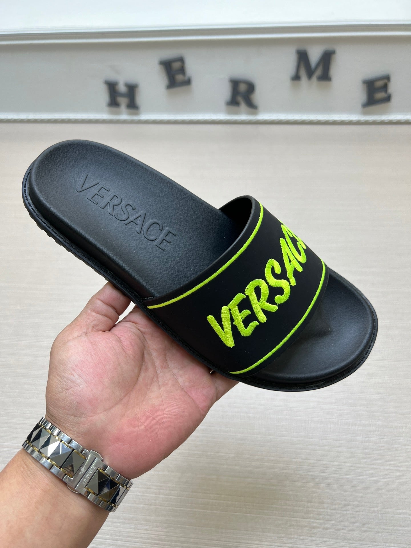 54V54ZDE Stylish slippers