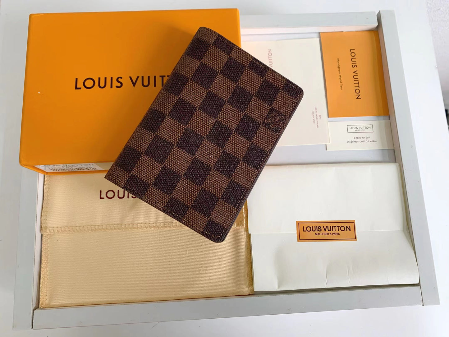 AE300BDE Stylish leather wallets