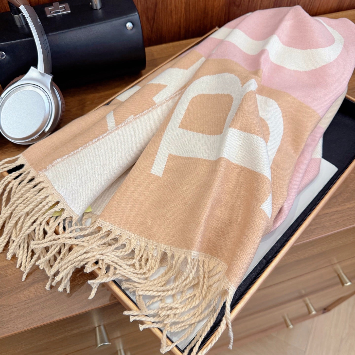 175RR16WDE Stylish Winter Scarves
