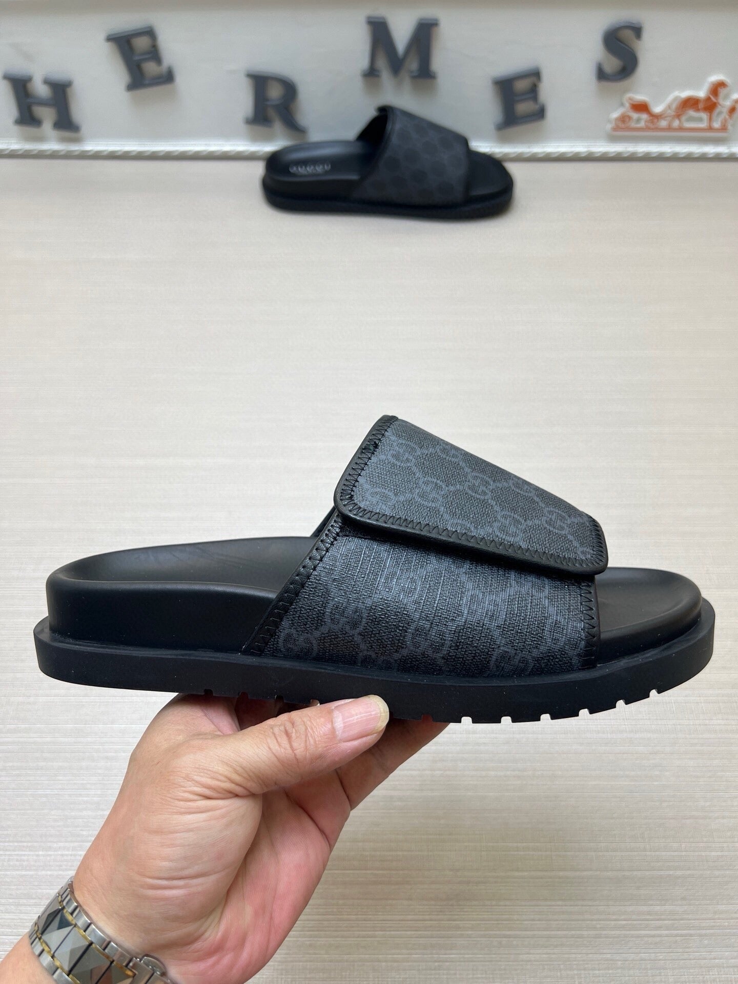 5LB231ZDE Stylish Slippers