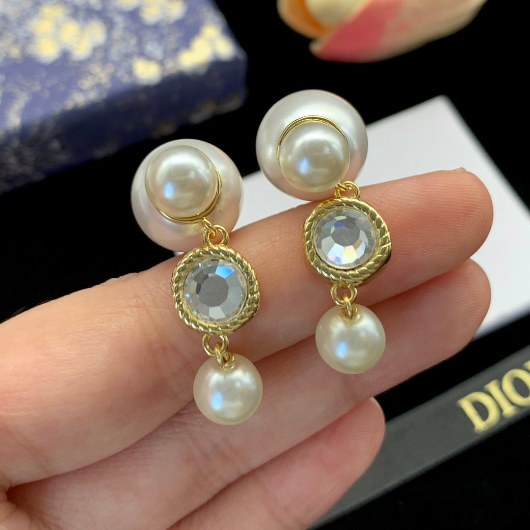 1ND44EDE Stylish Earrings