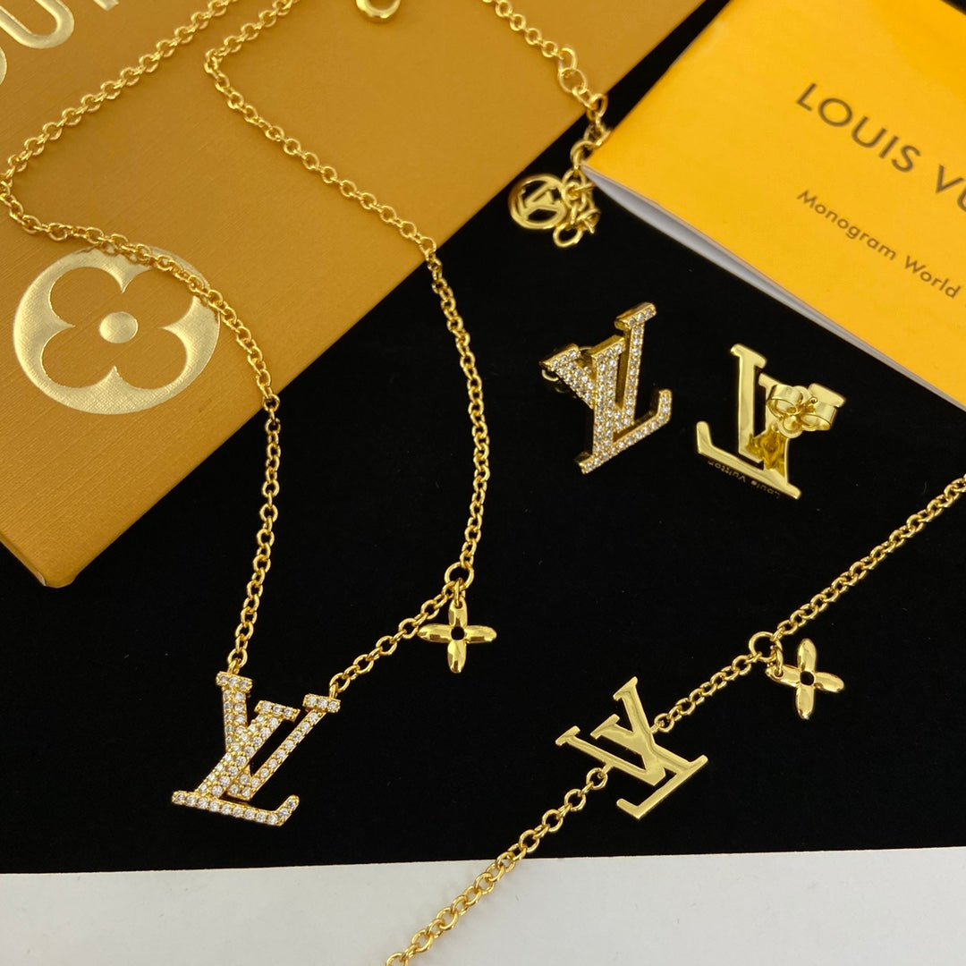 14E552XDE Stylish Earrings Bracelets Necklaces