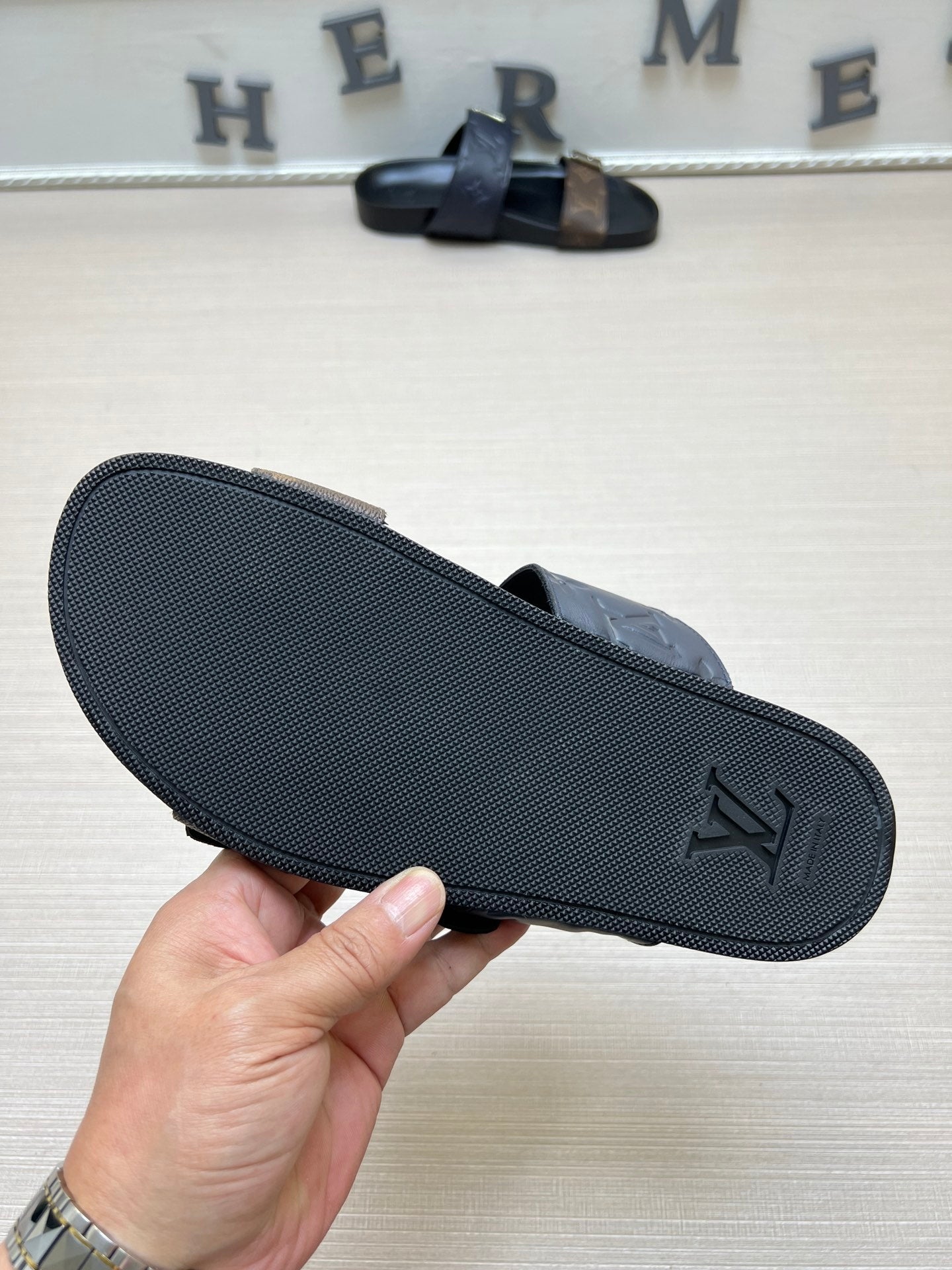54E87ZDE Stylish slippers